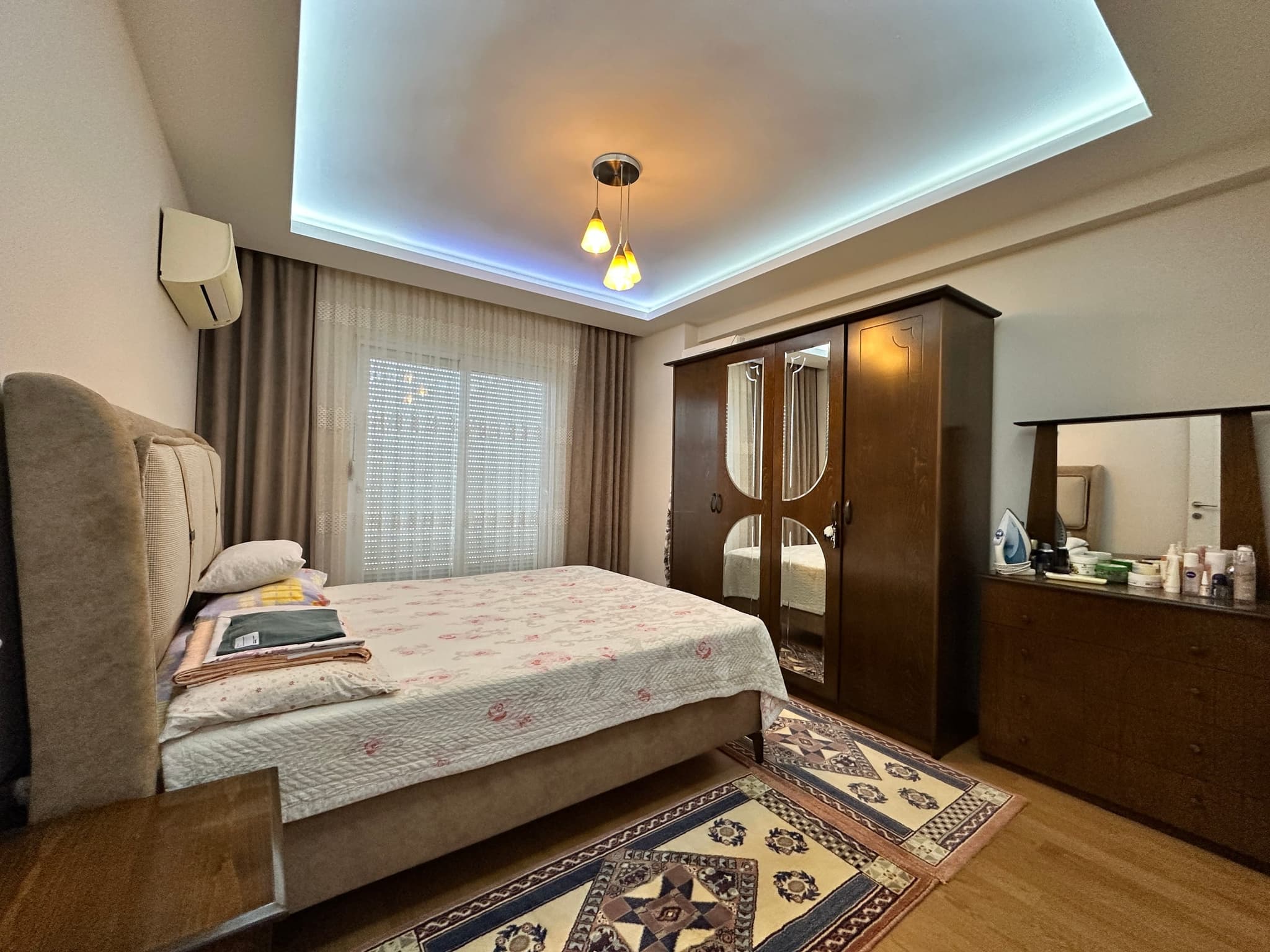 DURALİLER'DE HAVUZLU SİTE İÇİNDE GENİŞ M2 3+1 SATILIK DAİRE