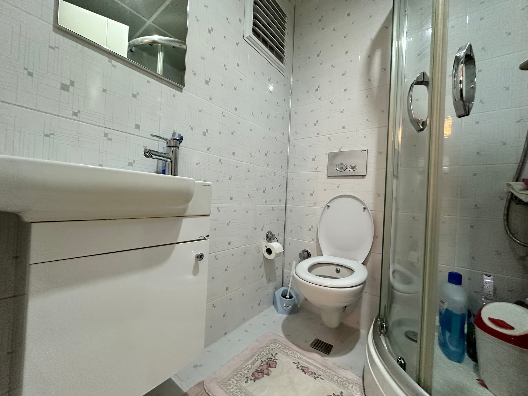 DURALİLER'DE HAVUZLU SİTE İÇİNDE GENİŞ M2 3+1 SATILIK DAİRE
