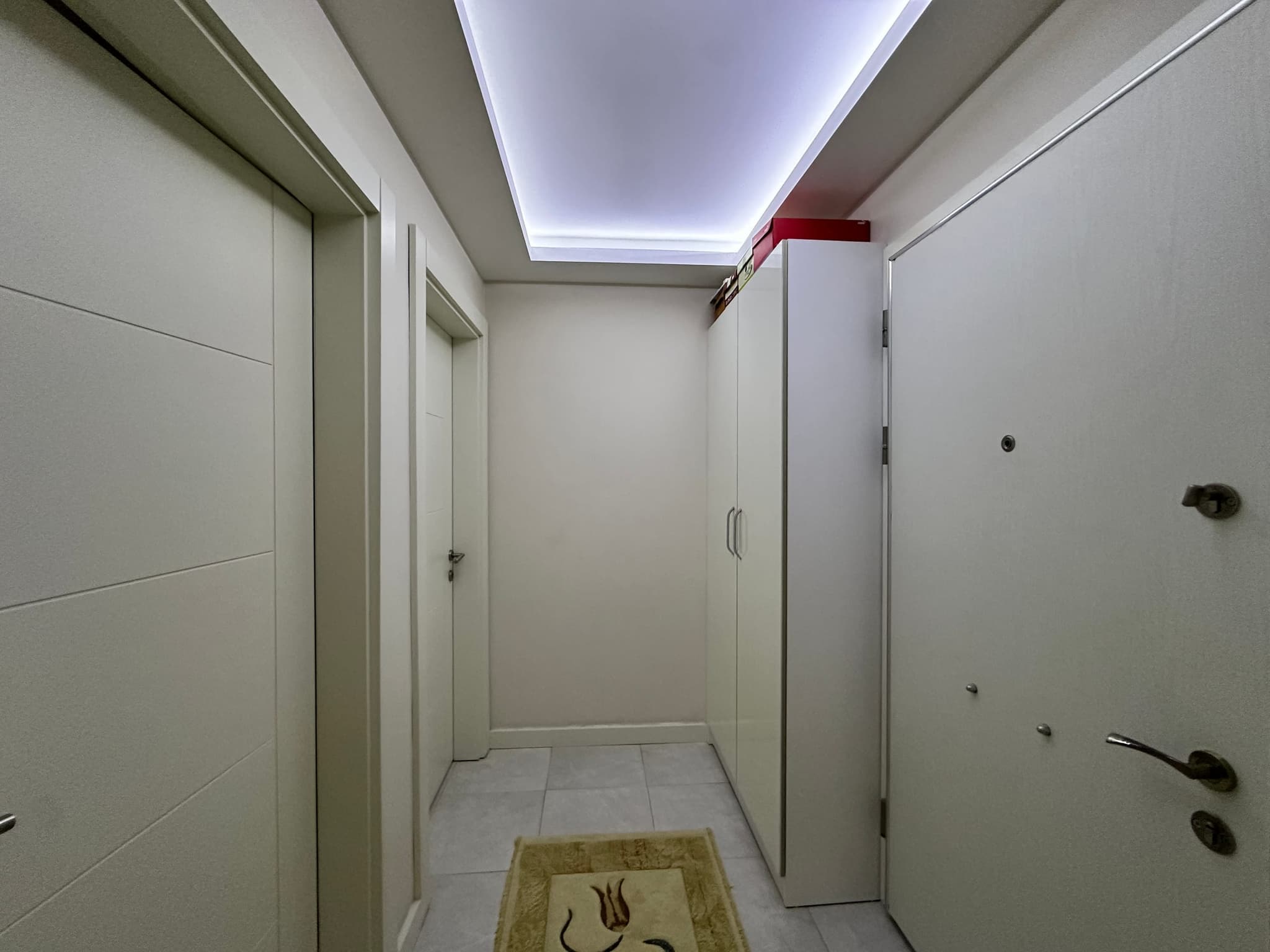 DURALİLER'DE HAVUZLU SİTE İÇİNDE GENİŞ M2 3+1 SATILIK DAİRE