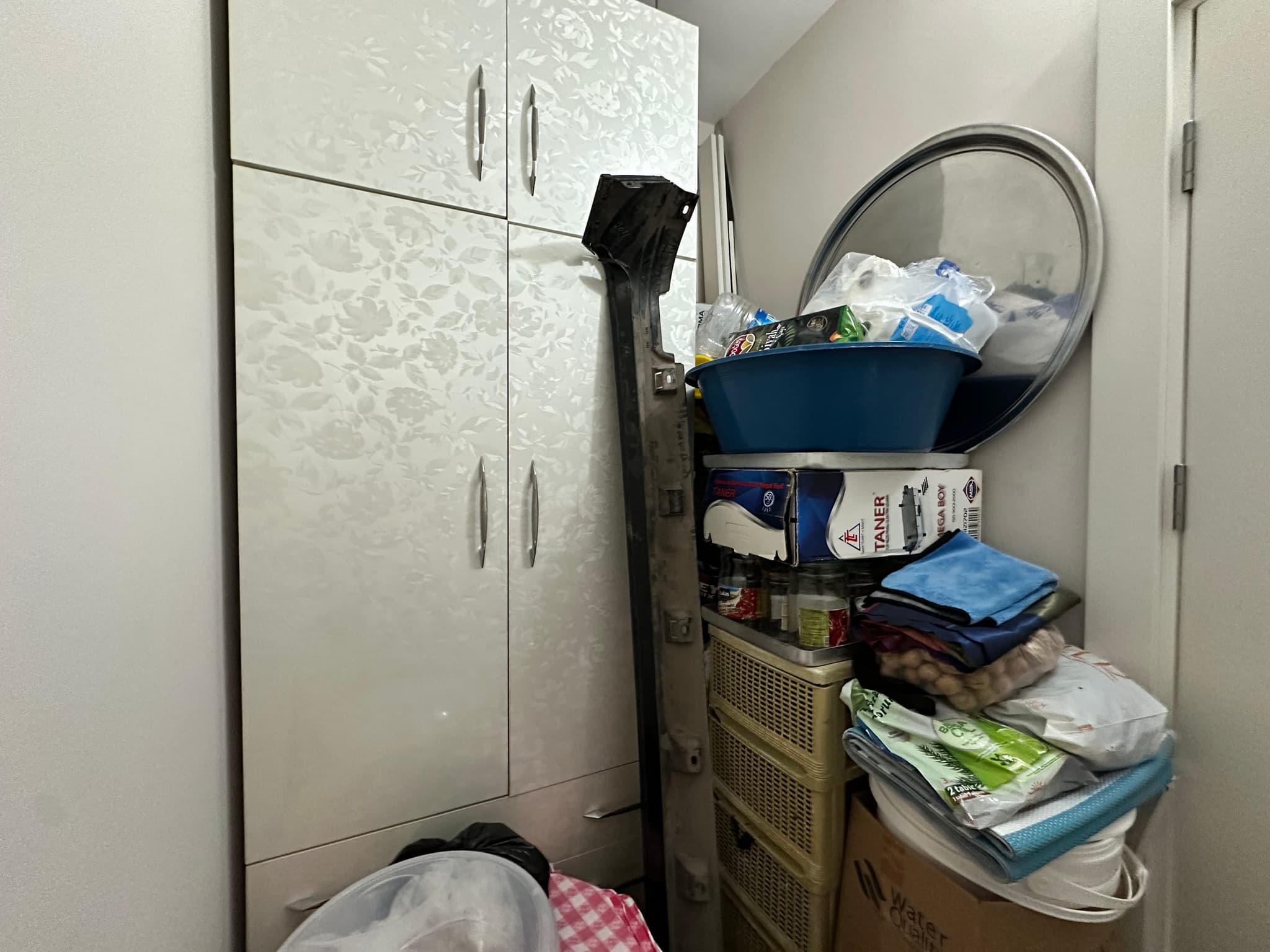 DURALİLER'DE HAVUZLU SİTE İÇİNDE GENİŞ M2 3+1 SATILIK DAİRE