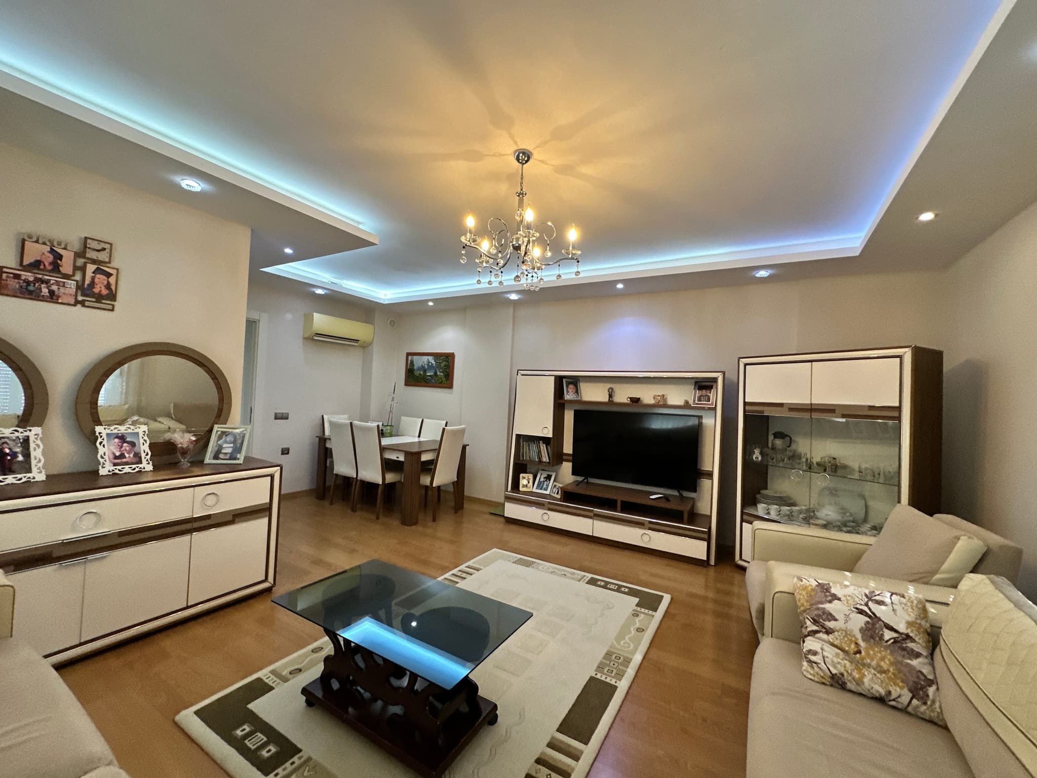 DURALİLER'DE HAVUZLU SİTE İÇİNDE GENİŞ M2 3+1 SATILIK DAİRE