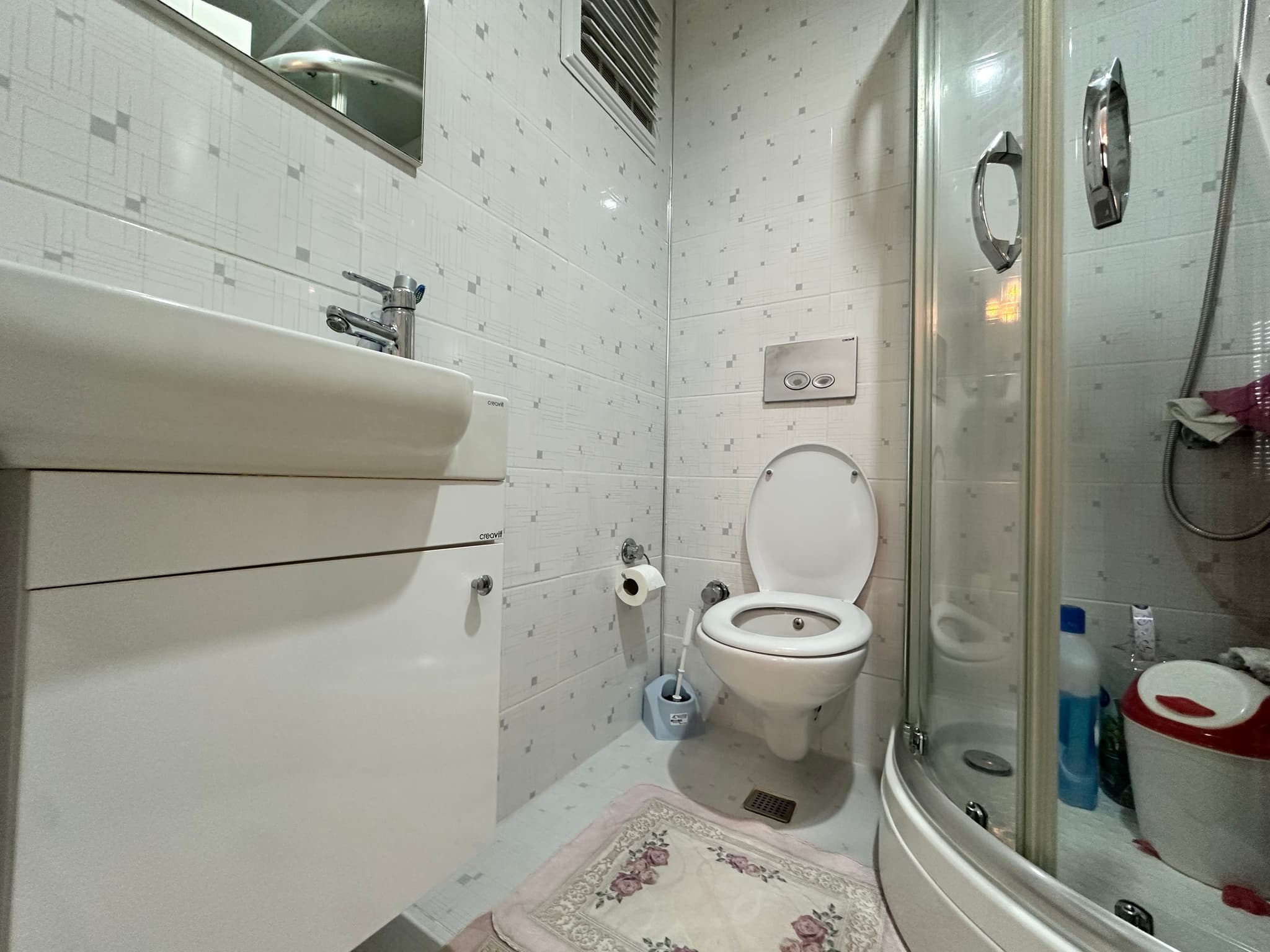 DURALİLER'DE HAVUZLU SİTE İÇİNDE GENİŞ M2 3+1 SATILIK DAİRE