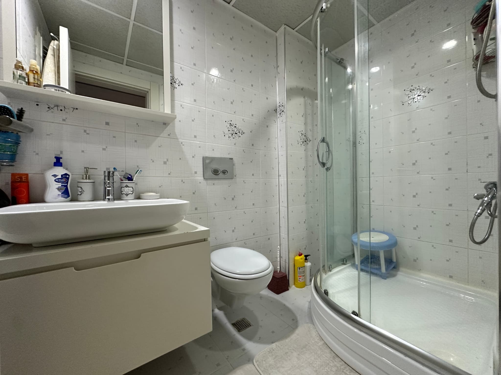 DURALİLER'DE HAVUZLU SİTE İÇİNDE GENİŞ M2 3+1 SATILIK DAİRE