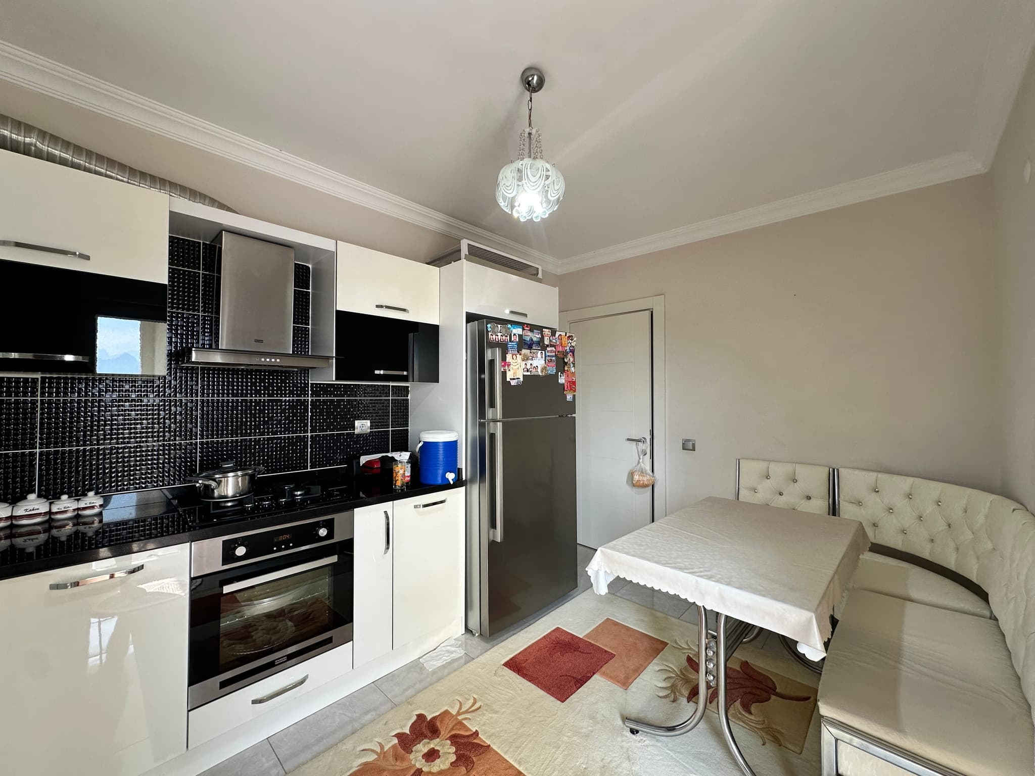 DURALİLER'DE HAVUZLU SİTE İÇİNDE GENİŞ M2 3+1 SATILIK DAİRE
