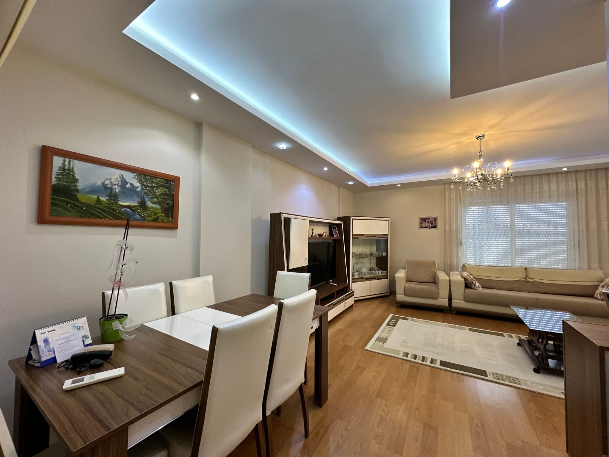 DURALİLER'DE HAVUZLU SİTE İÇİNDE GENİŞ M2 3+1 SATILIK DAİRE