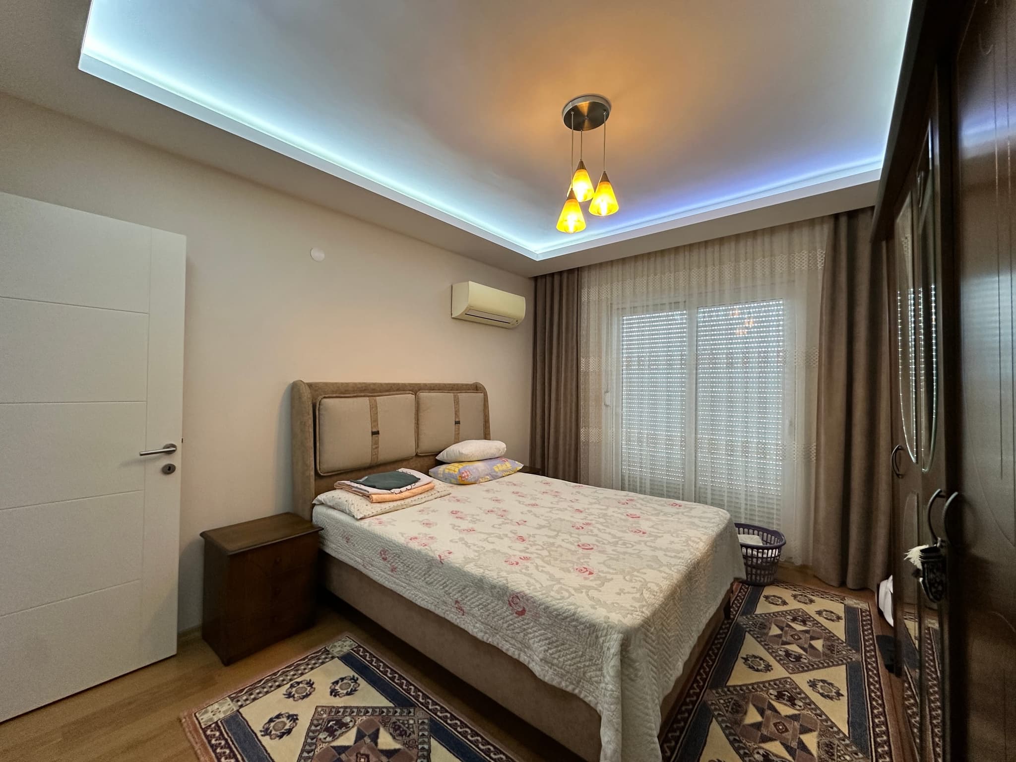 DURALİLER'DE HAVUZLU SİTE İÇİNDE GENİŞ M2 3+1 SATILIK DAİRE