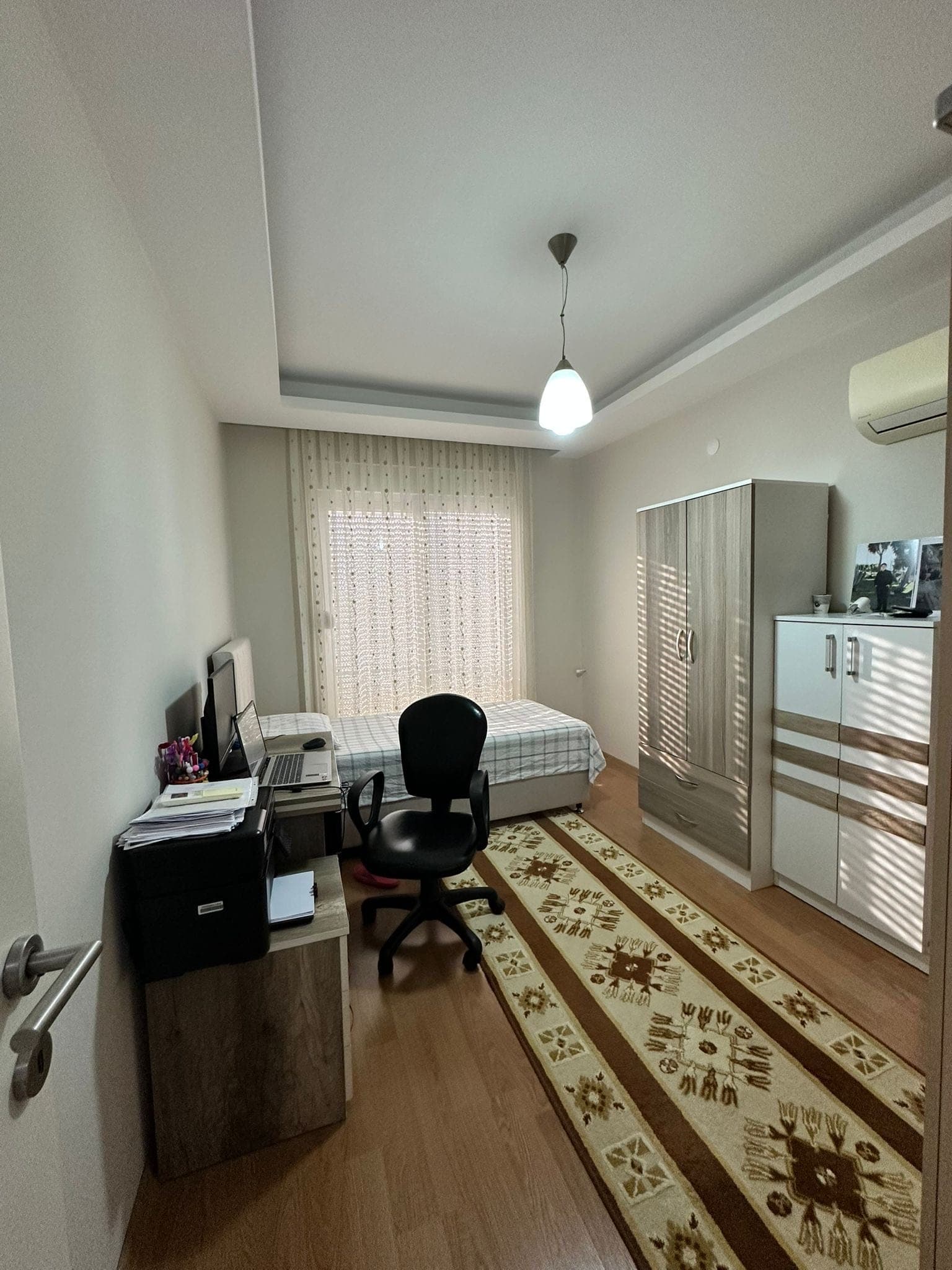 DURALİLER'DE HAVUZLU SİTE İÇİNDE GENİŞ M2 3+1 SATILIK DAİRE