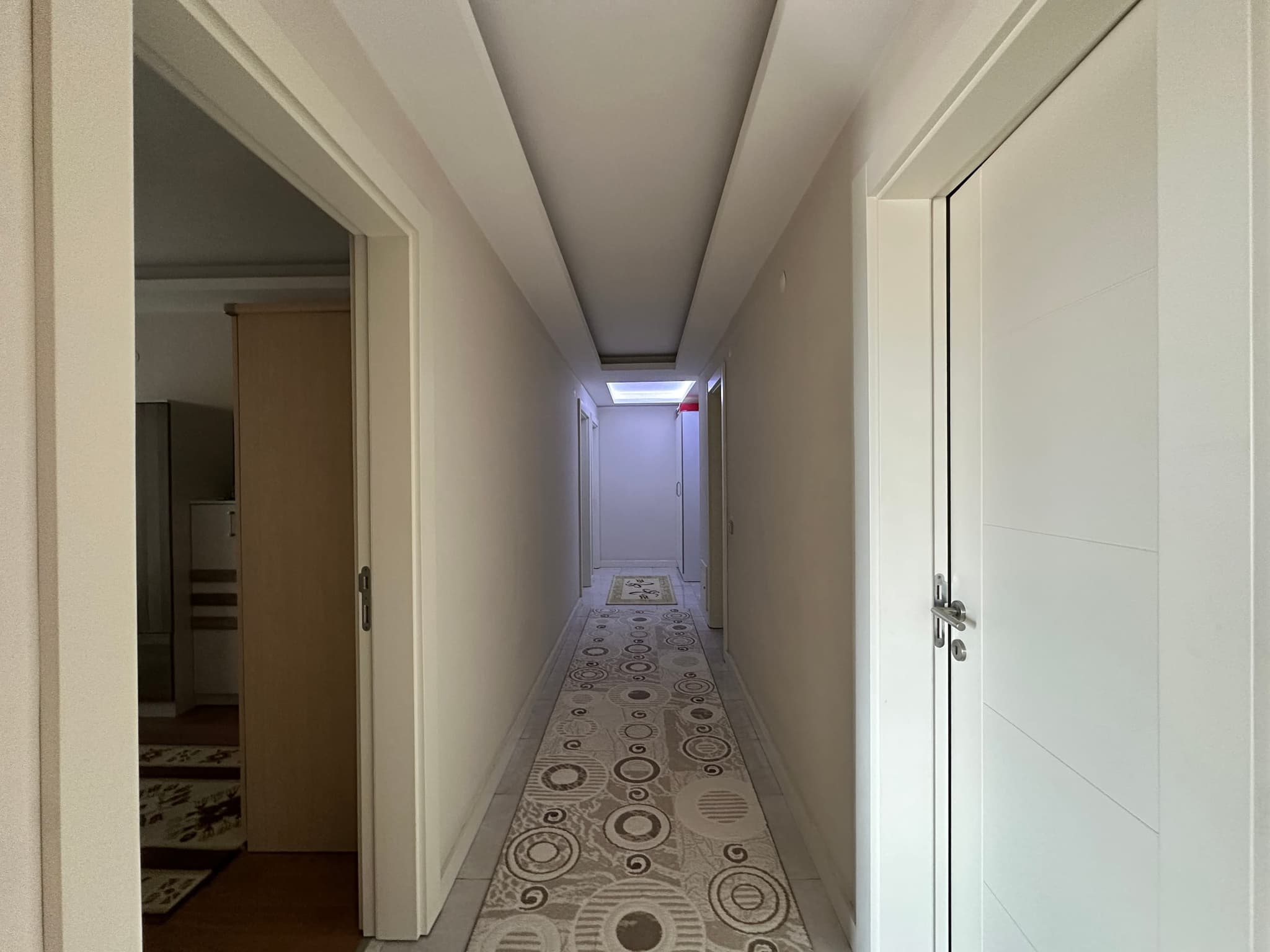 DURALİLER'DE HAVUZLU SİTE İÇİNDE GENİŞ M2 3+1 SATILIK DAİRE
