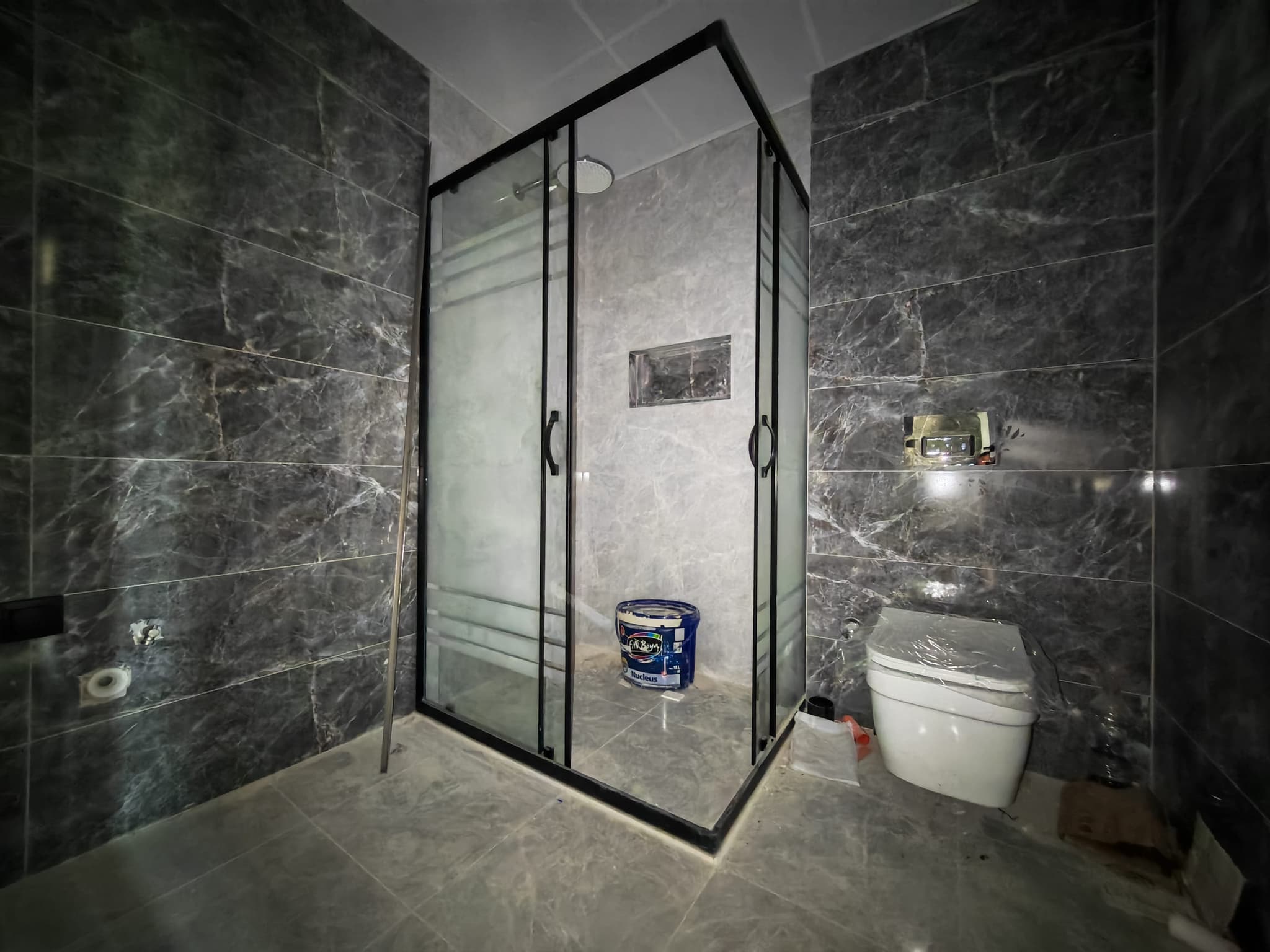 BAHÇEYAKA DA MERKEZİ KONUMDA LÜKS GENİŞ 2+1 SATILIK DAİRE