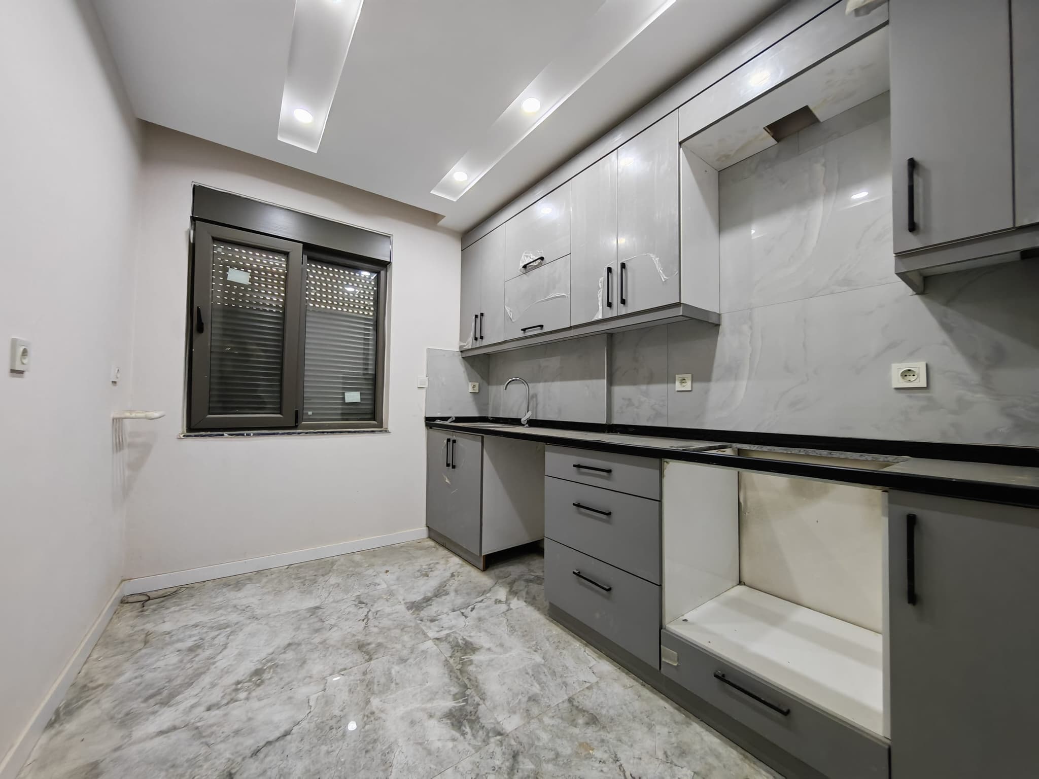 ŞELALE'DE AYRI MUTFAK 1+1 YÜKSEK GİRİŞ