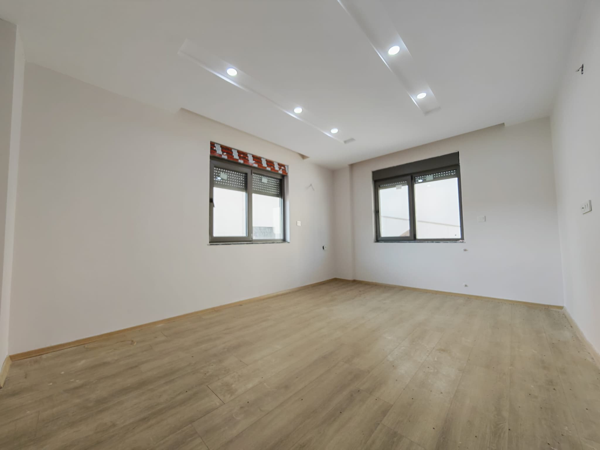 ŞELALE'DE AYRI MUTFAK 1+1 YÜKSEK GİRİŞ