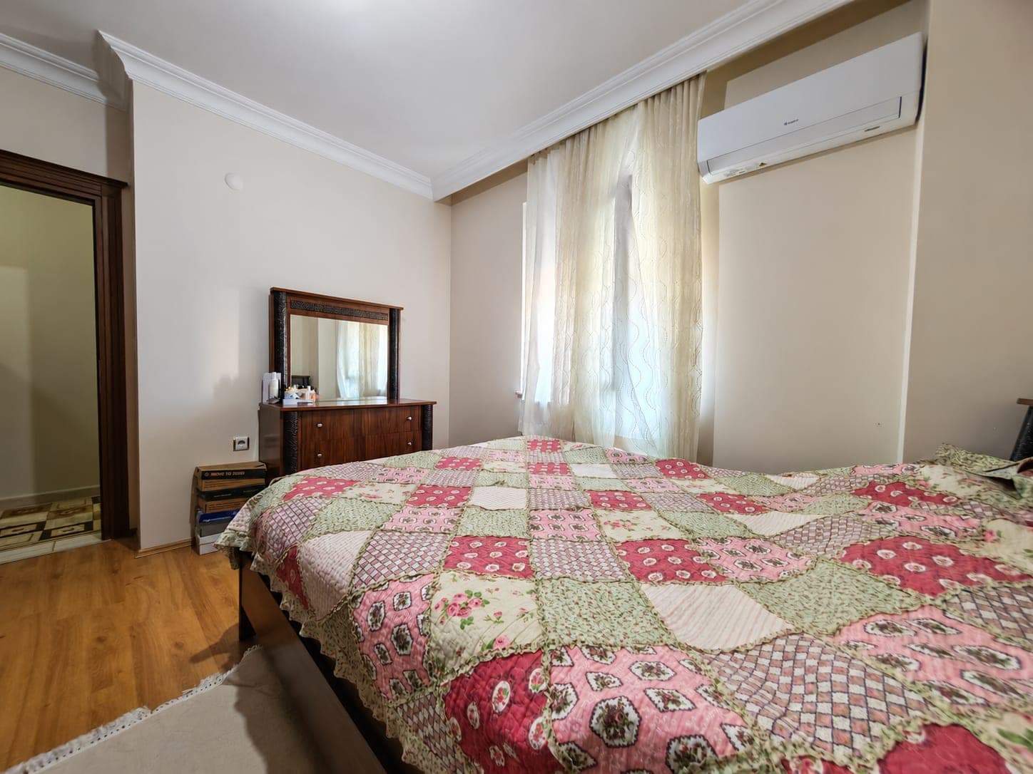 BAHÇEYAKA'DA DOĞALGAZLI GENİŞ 3+1 EMİNEVİME UYGUN SATILIK DAİRE