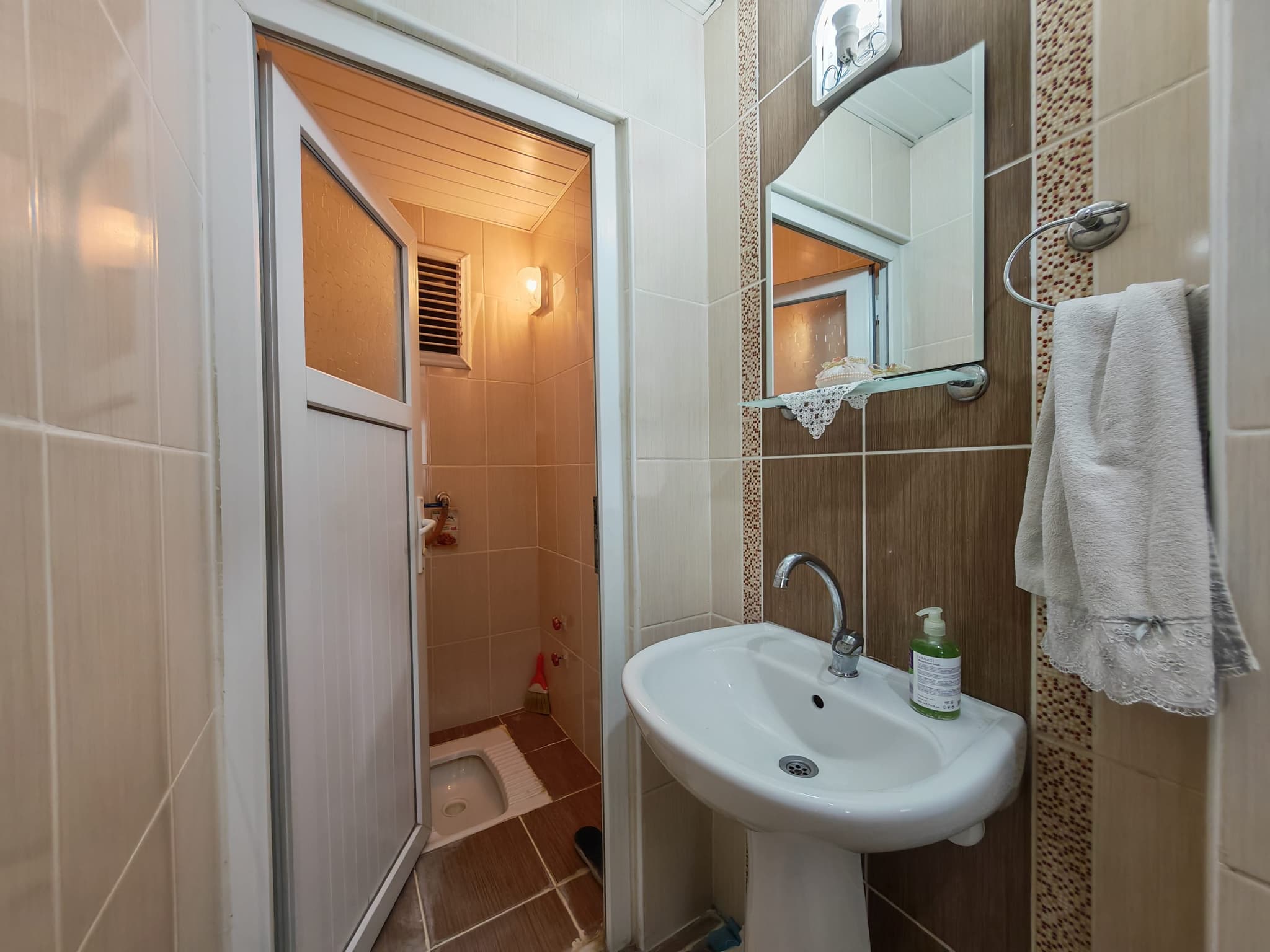 BAHÇEYAKA'DA DOĞALGAZLI GENİŞ 3+1 EMİNEVİME UYGUN SATILIK DAİRE