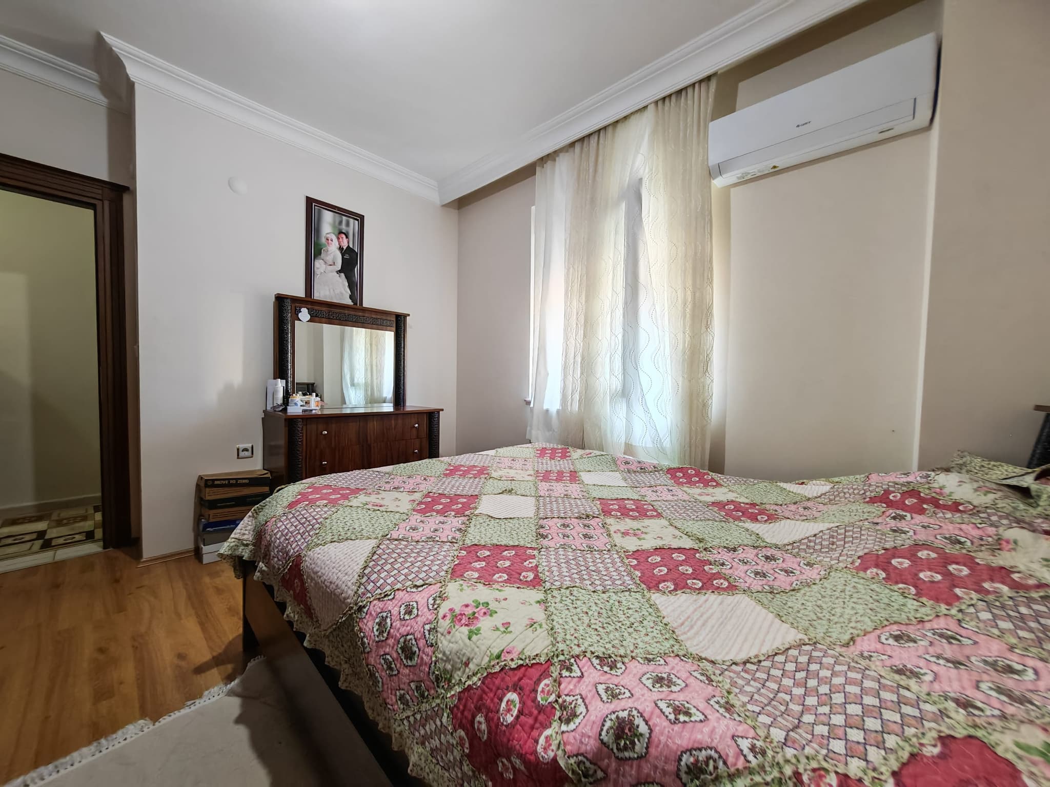 BAHÇEYAKA'DA DOĞALGAZLI GENİŞ 3+1 EMİNEVİME UYGUN SATILIK DAİRE