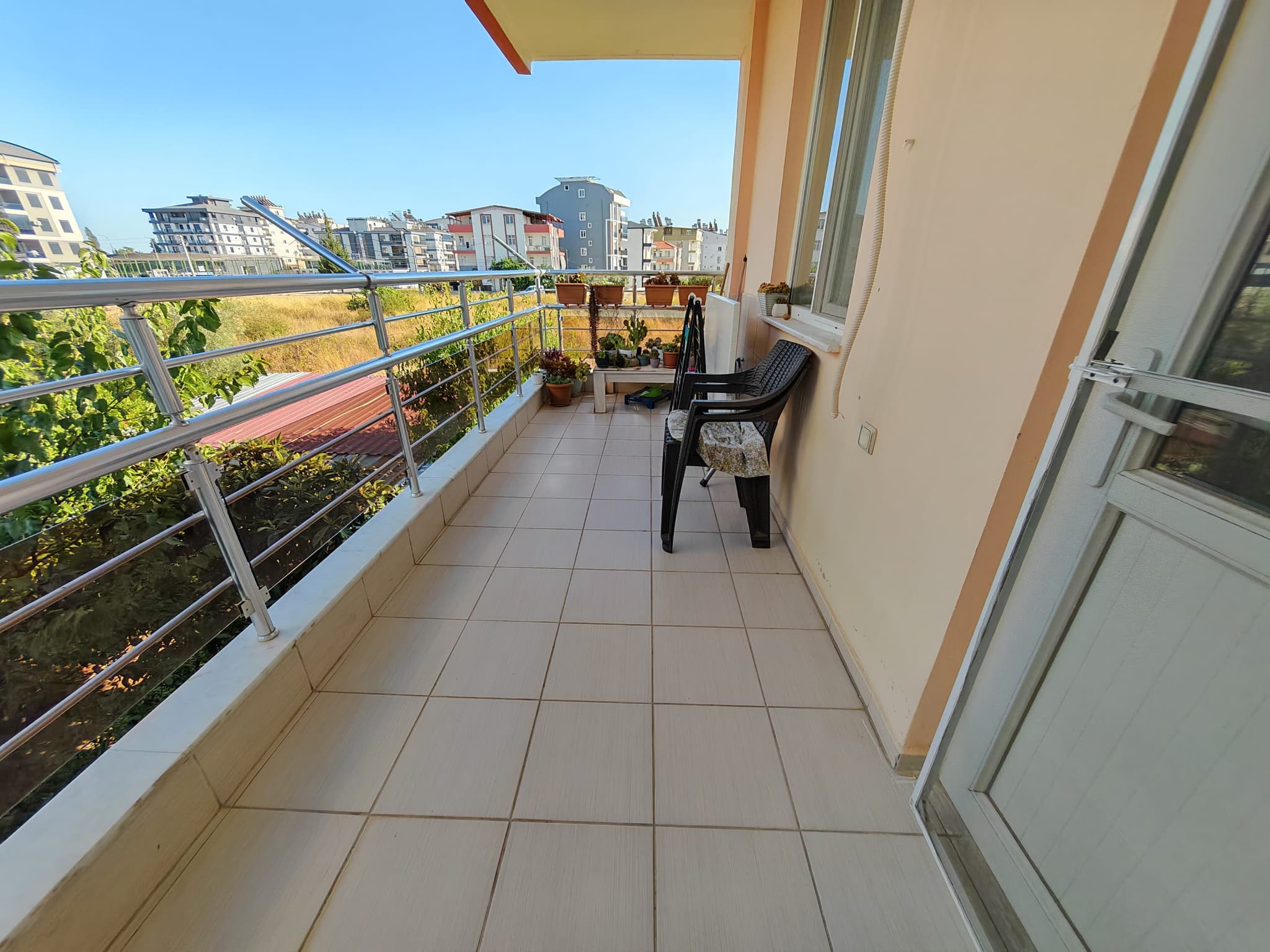 BAHÇEYAKA'DA DOĞALGAZLI GENİŞ 3+1 EMİNEVİME UYGUN SATILIK DAİRE