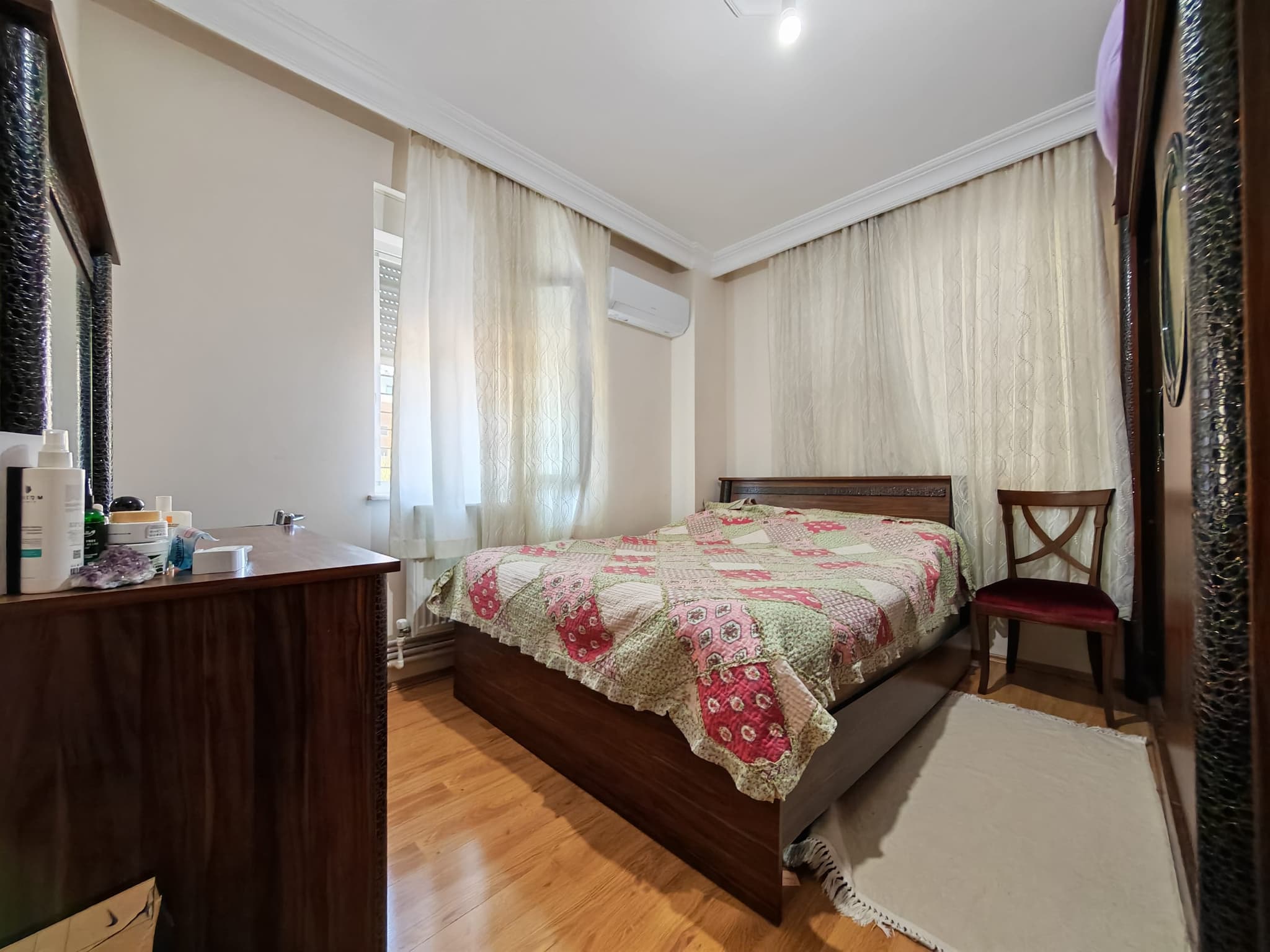 BAHÇEYAKA'DA DOĞALGAZLI GENİŞ 3+1 EMİNEVİME UYGUN SATILIK DAİRE