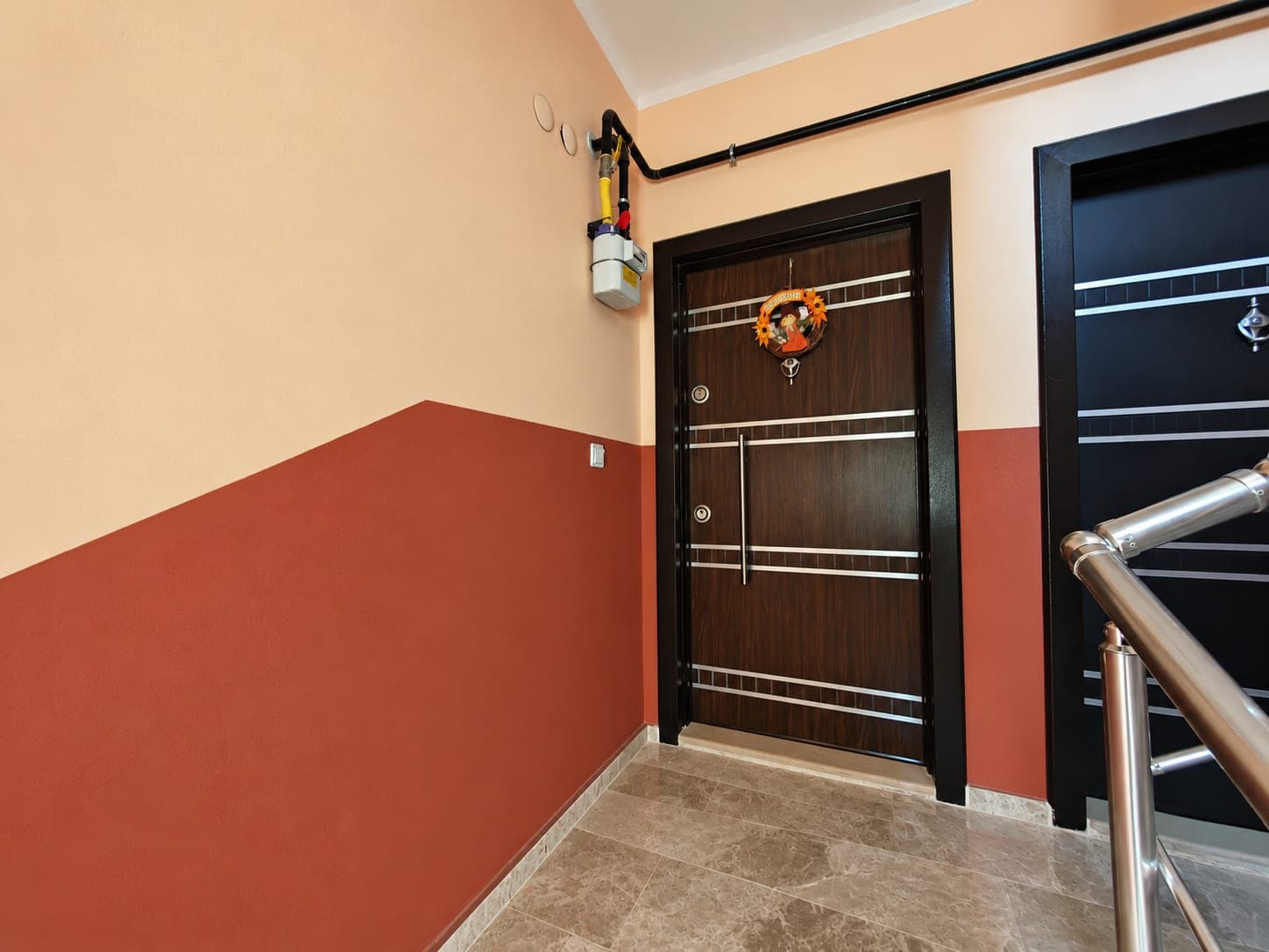 BAHÇEYAKA'DA DOĞALGAZLI GENİŞ 3+1 EMİNEVİME UYGUN SATILIK DAİRE