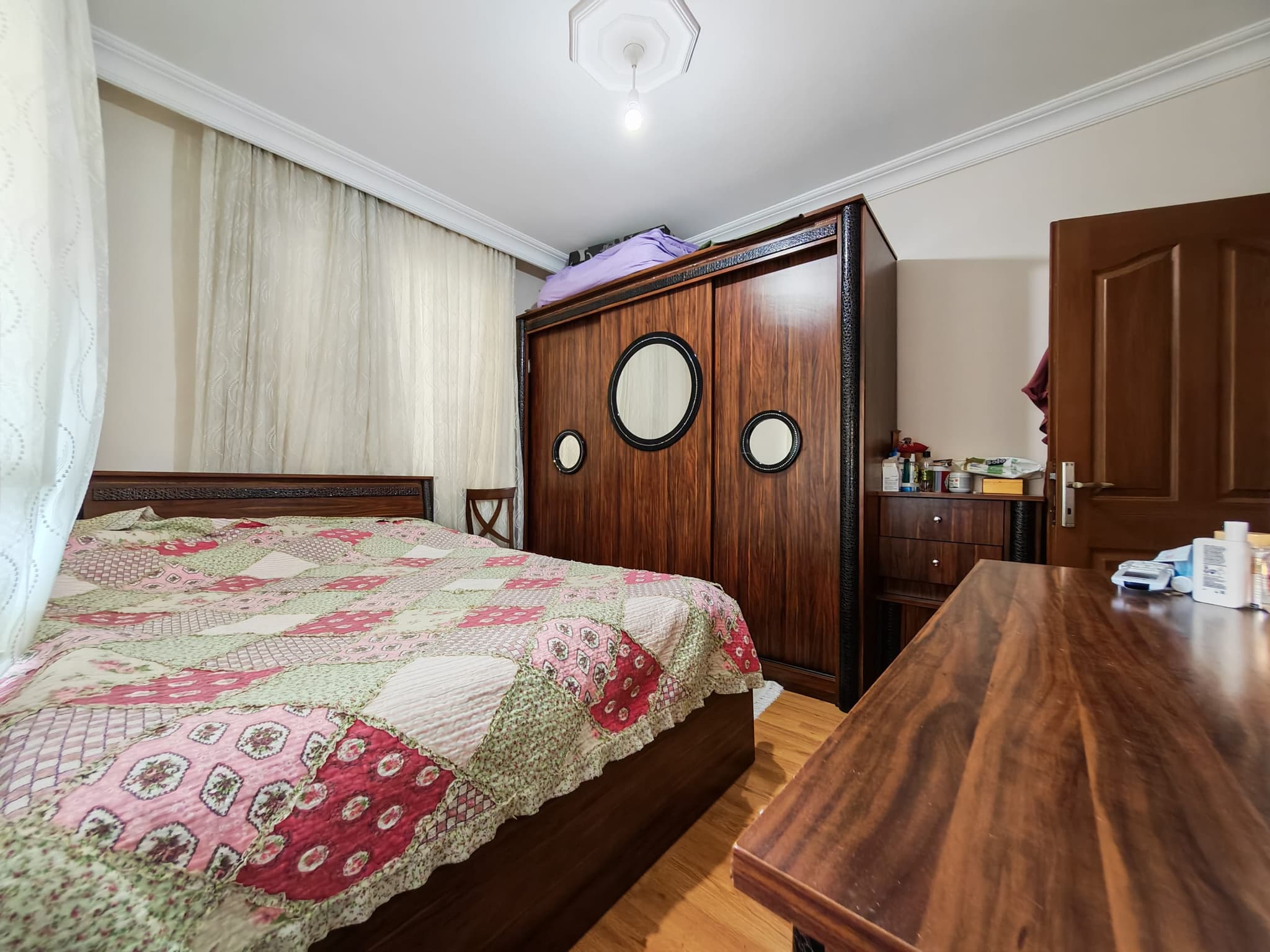 BAHÇEYAKA'DA DOĞALGAZLI GENİŞ 3+1 EMİNEVİME UYGUN SATILIK DAİRE