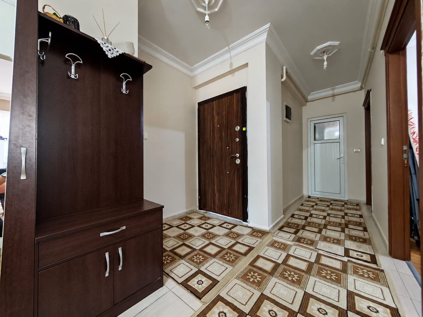 BAHÇEYAKA'DA DOĞALGAZLI GENİŞ 3+1 EMİNEVİME UYGUN SATILIK DAİRE