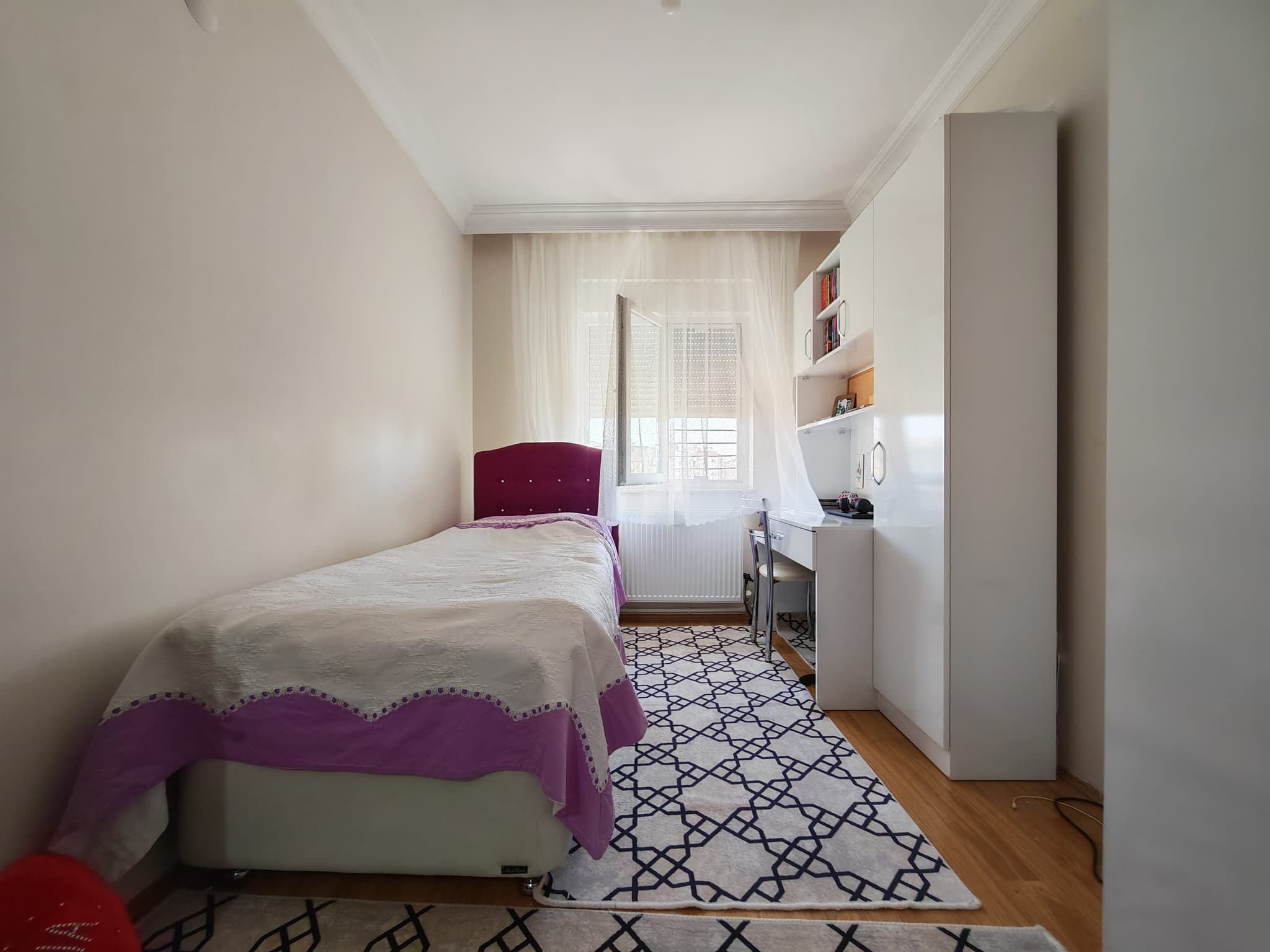 BAHÇEYAKA'DA DOĞALGAZLI GENİŞ 3+1 EMİNEVİME UYGUN SATILIK DAİRE
