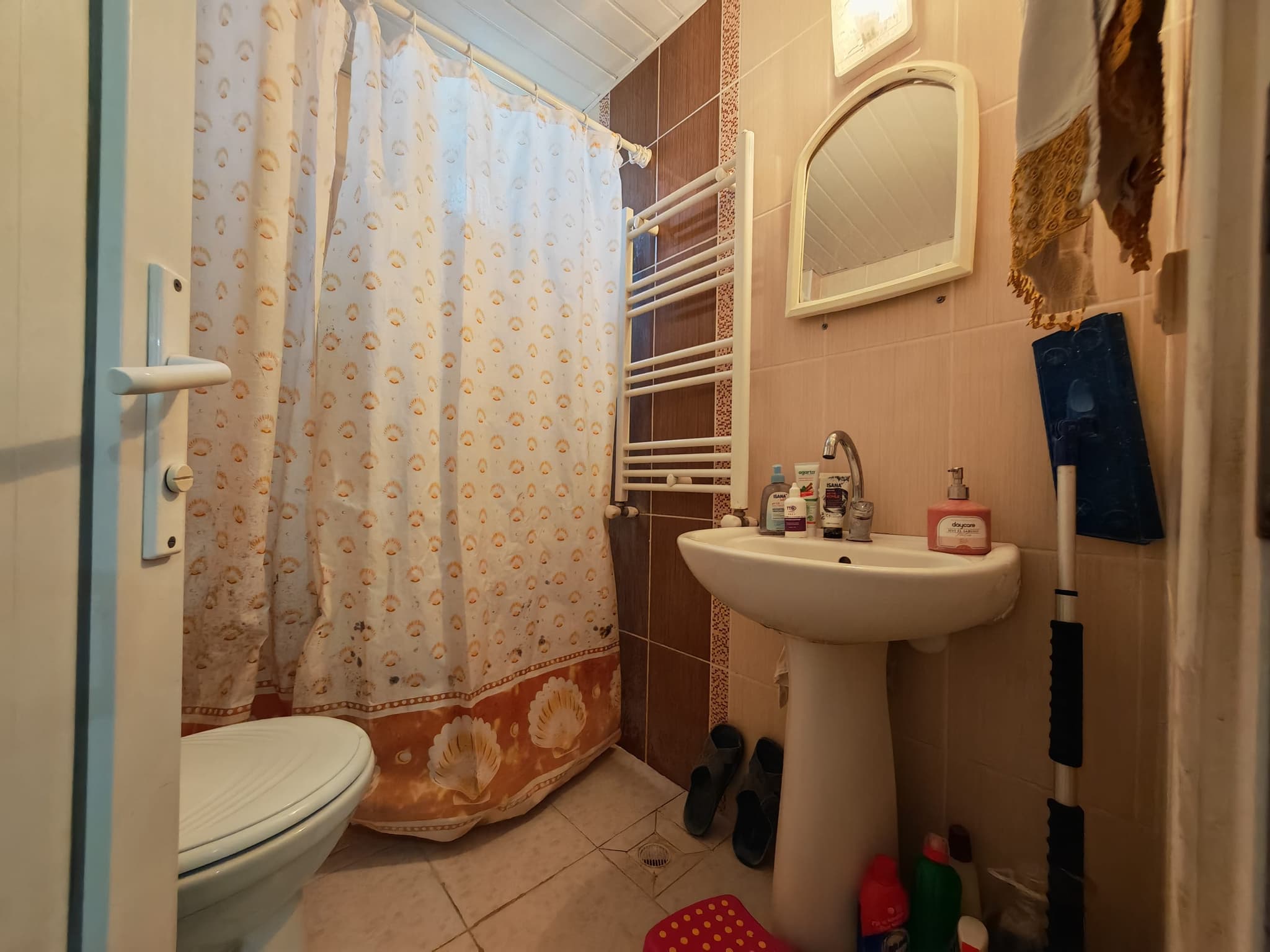 BAHÇEYAKA'DA DOĞALGAZLI GENİŞ 3+1 EMİNEVİME UYGUN SATILIK DAİRE