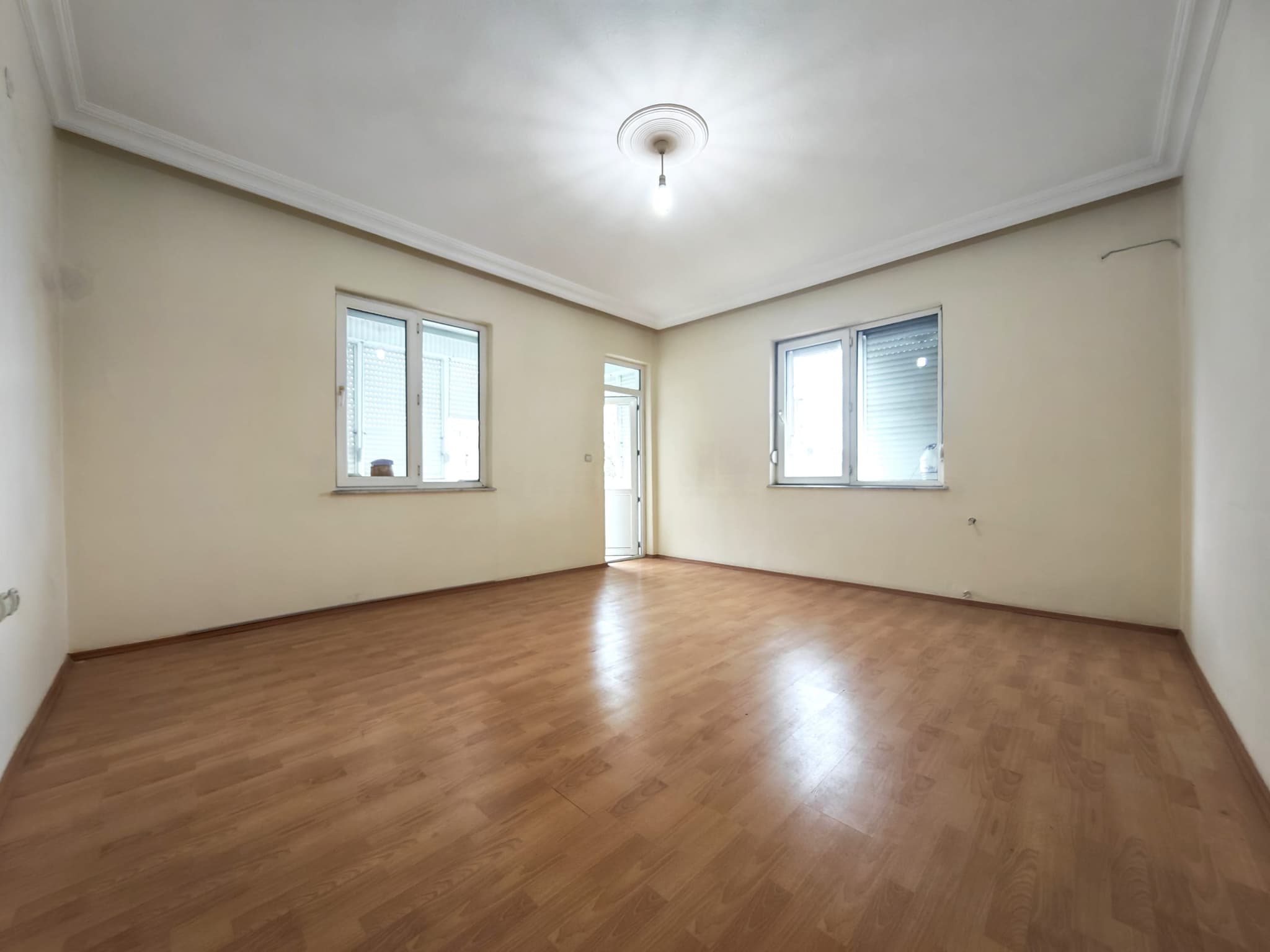 BARIŞ'TA EMİN EVİME UYGUN DOĞALGAZ İÇERİDE GENİŞ 3+1