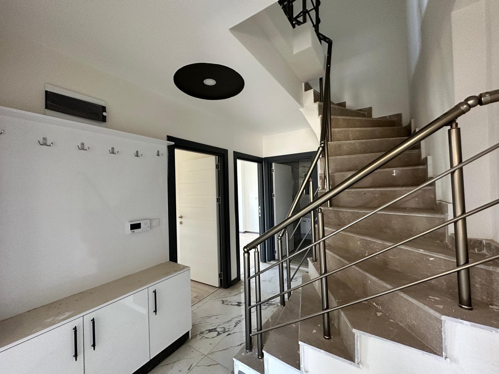 HÜSNÜ KARAKAŞ'TA HASTANEYE YÜRÜME MESAFESİNDE 5+1 DUBLEKS DAİRE