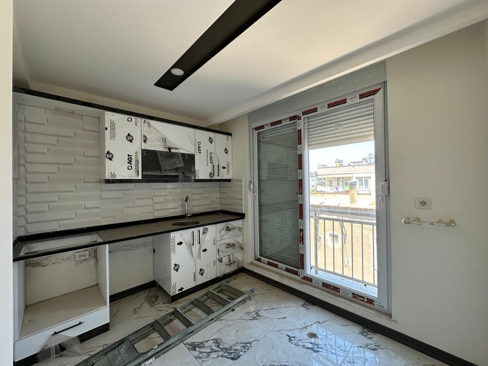 HÜSNÜ KARAKAŞ'TA HASTANEYE YÜRÜME MESAFESİNDE 5+1 DUBLEKS DAİRE
