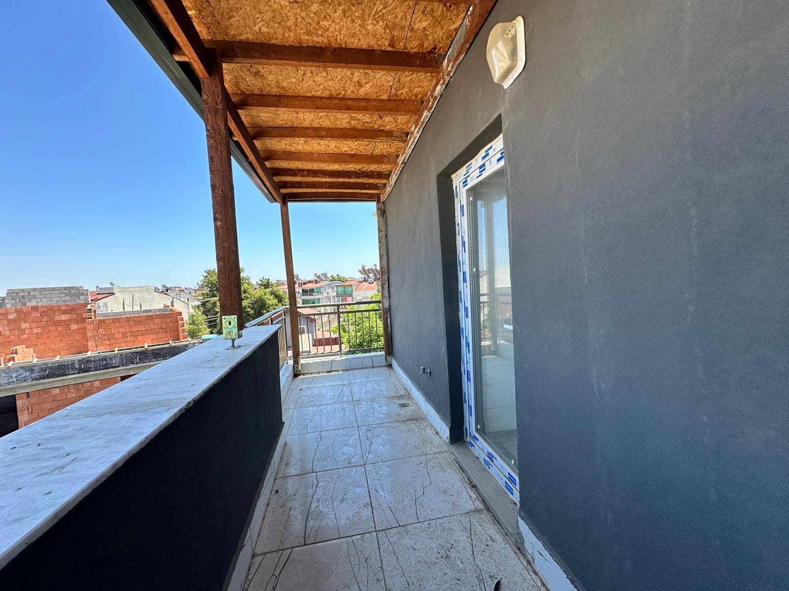 HÜSNÜ KARAKAŞ'TA HASTANEYE YÜRÜME MESAFESİNDE 5+1 DUBLEKS DAİRE