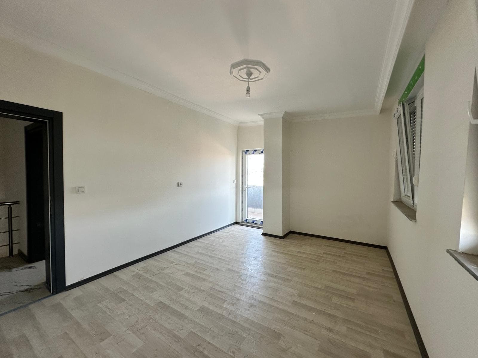 HÜSNÜ KARAKAŞ'TA HASTANEYE YÜRÜME MESAFESİNDE 5+1 DUBLEKS DAİRE