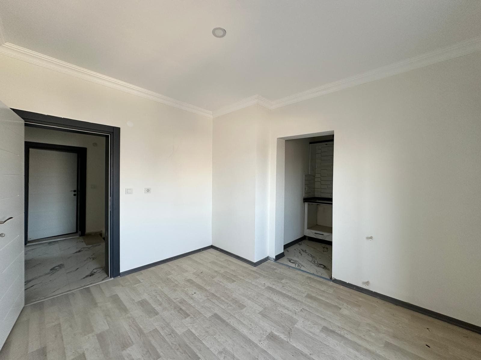HÜSNÜ KARAKAŞ'TA HASTANEYE YÜRÜME MESAFESİNDE 5+1 DUBLEKS DAİRE