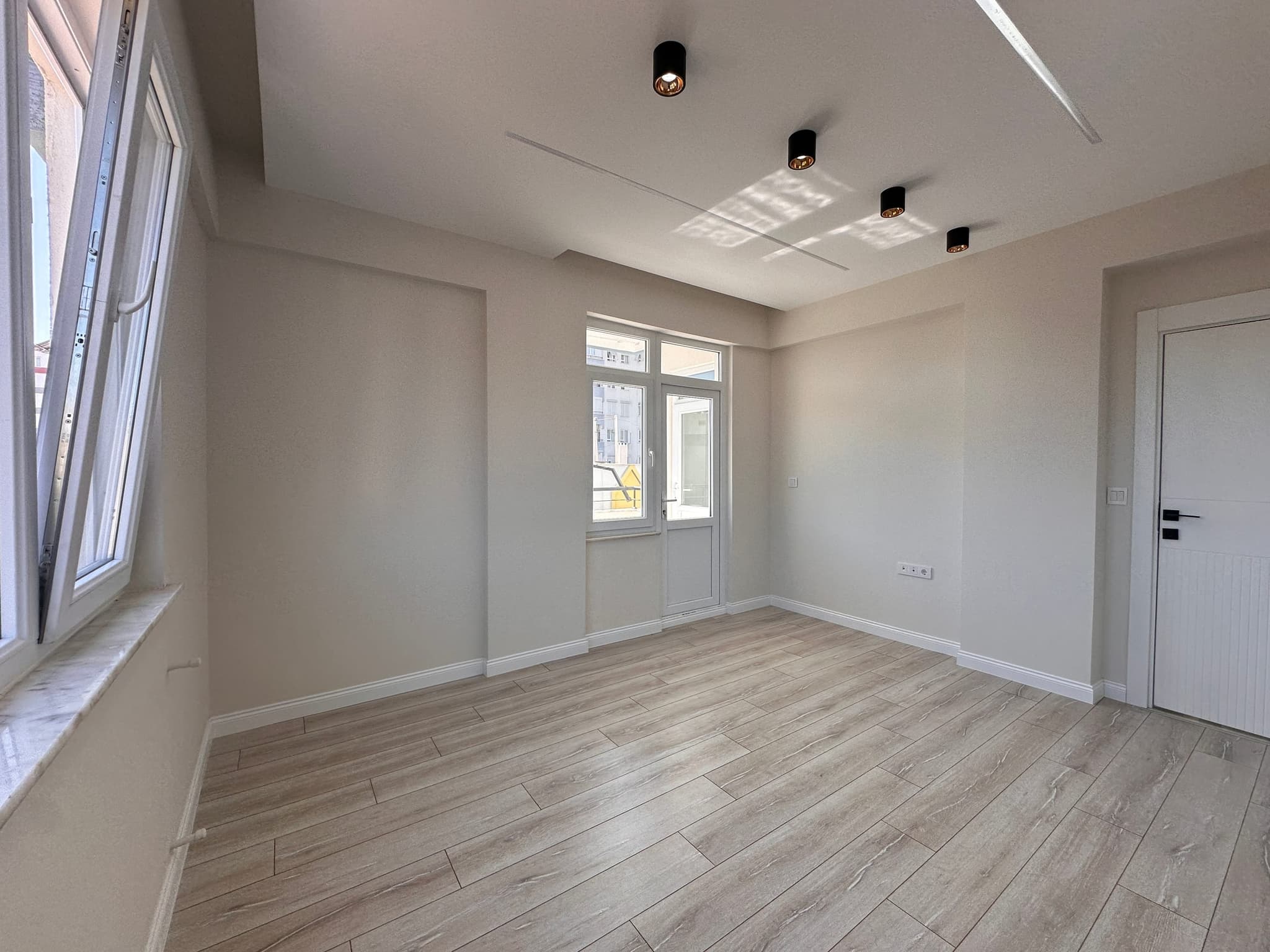 KIZILTOPRAK'TA ÖNÜ AÇIK FULL TADİLATLI 3+1 SATILIK DAİRE