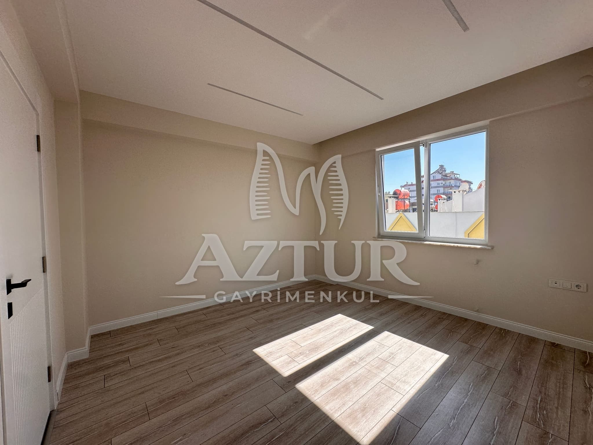KIZILTOPRAK'TA ÖNÜ AÇIK FULL TADİLATLI 3+1 SATILIK DAİRE