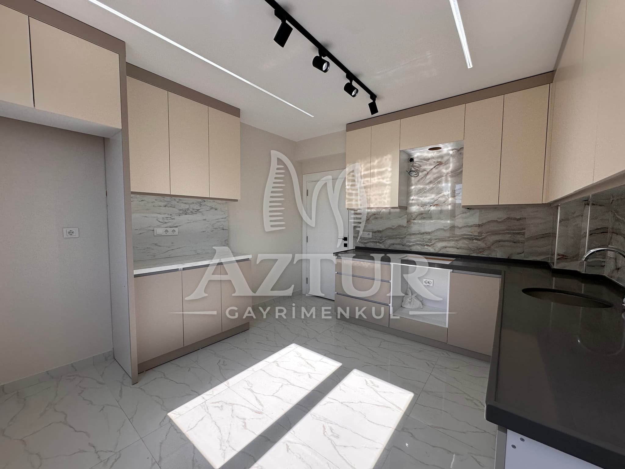 KIZILTOPRAK'TA ÖNÜ AÇIK FULL TADİLATLI 3+1 SATILIK DAİRE