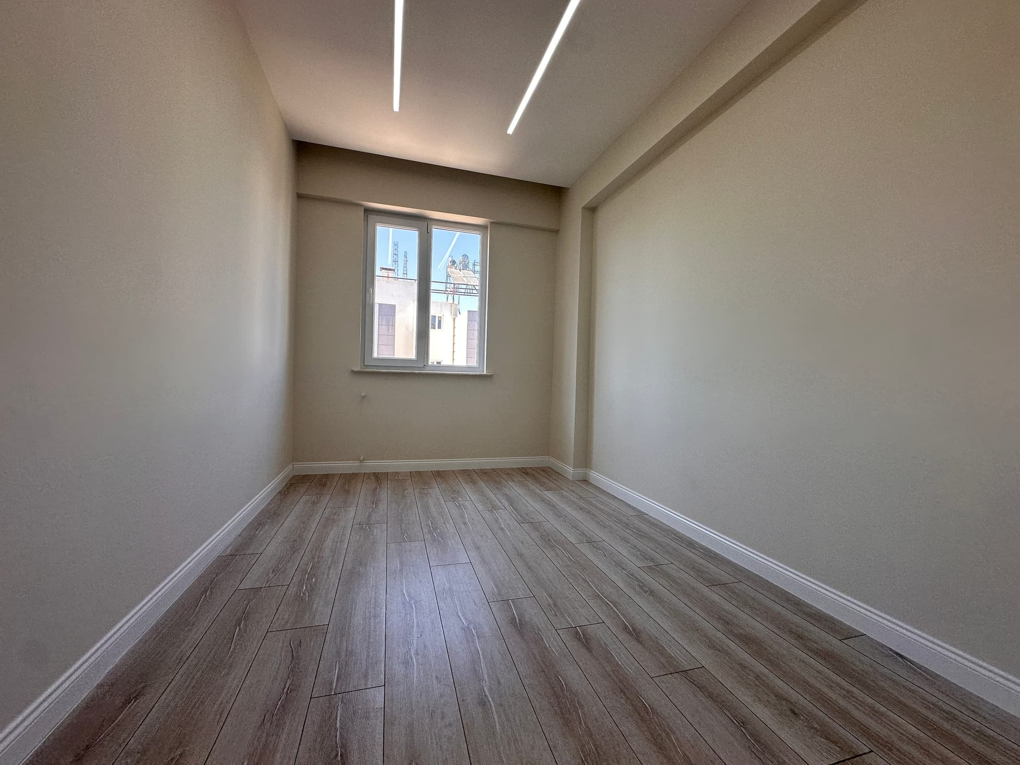 KIZILTOPRAK'TA ÖNÜ AÇIK FULL TADİLATLI 3+1 SATILIK DAİRE