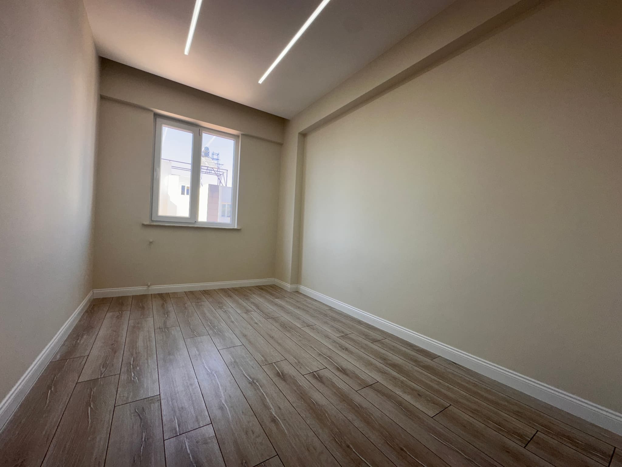 KIZILTOPRAK'TA ÖNÜ AÇIK FULL TADİLATLI 3+1 SATILIK DAİRE
