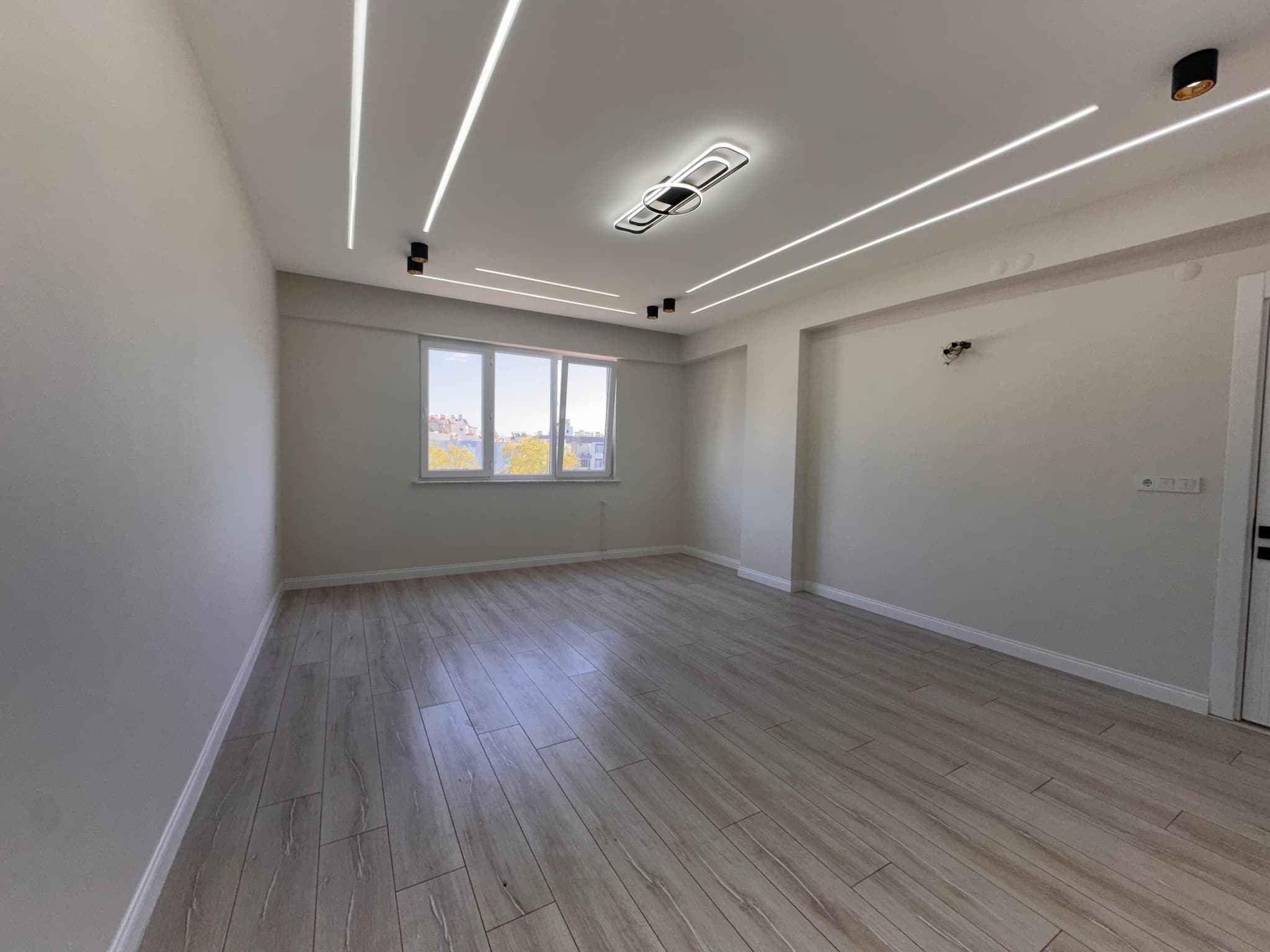 KIZILTOPRAK'TA ÖNÜ AÇIK FULL TADİLATLI 3+1 SATILIK DAİRE