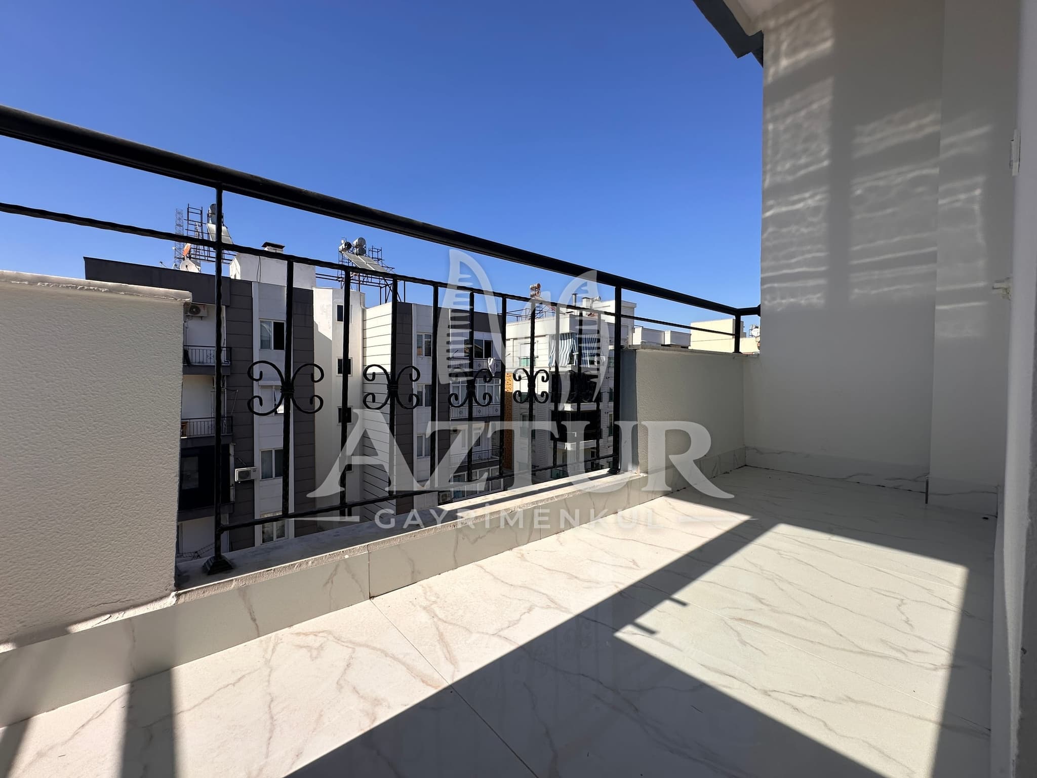 KIZILTOPRAK'TA ÖNÜ AÇIK FULL TADİLATLI 3+1 SATILIK DAİRE