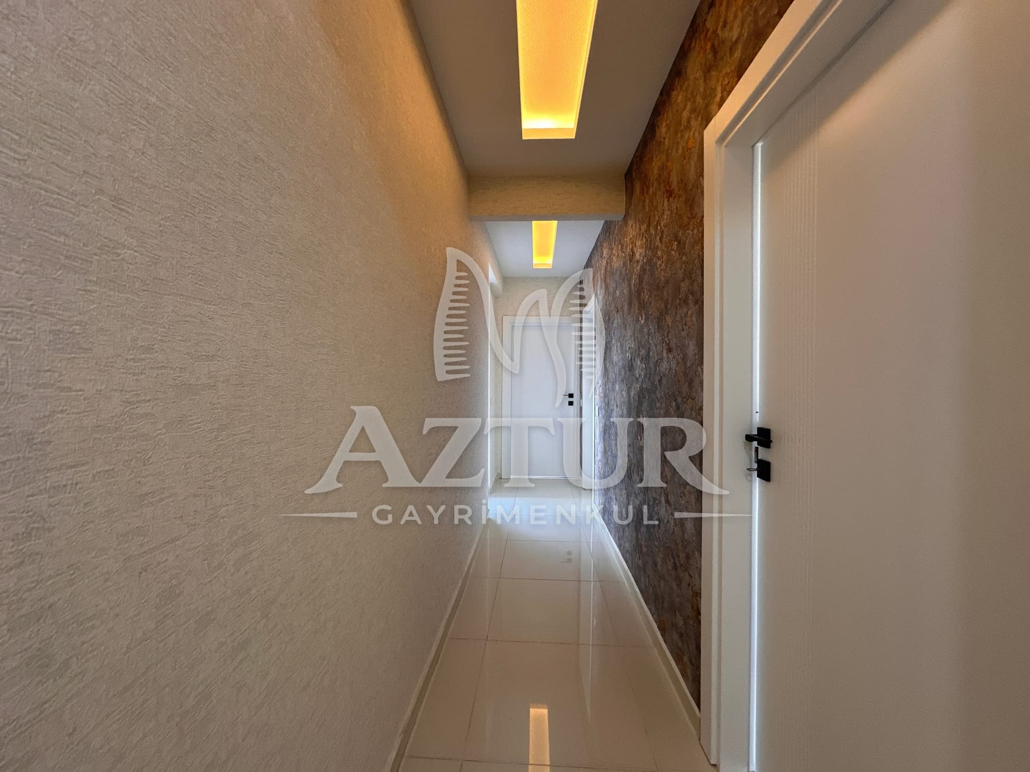 ÇAĞLAYAN'DA SİTE İÇERİSİNDE FULL TADİLATLI ARAKAT 3+1 SATILIK DAİRE