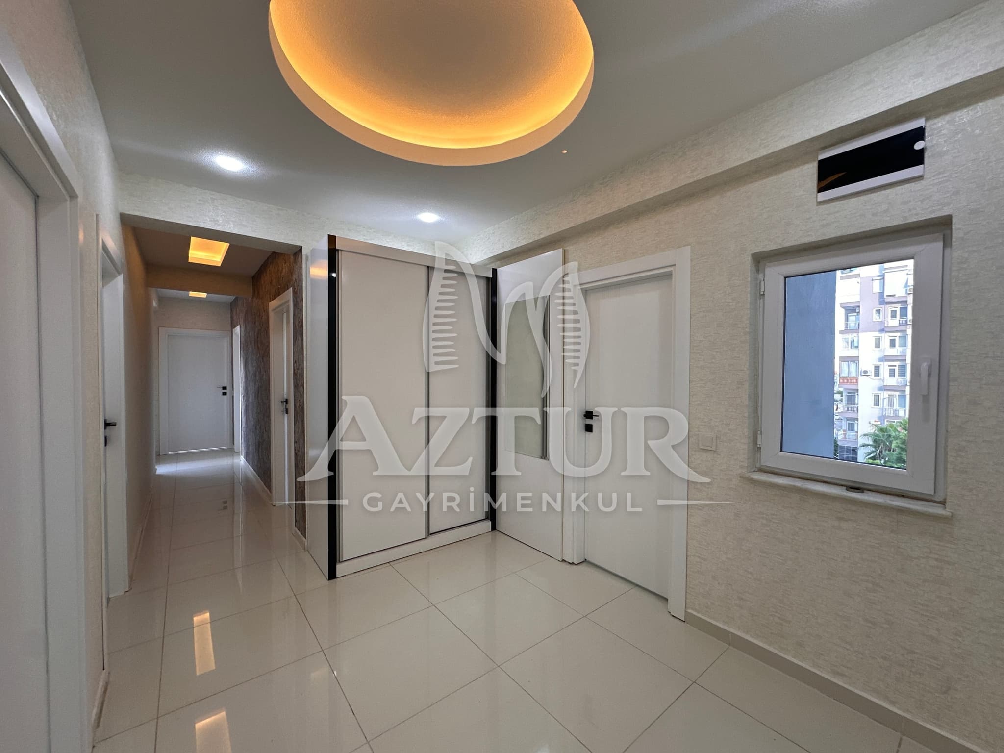 ÇAĞLAYAN'DA SİTE İÇERİSİNDE FULL TADİLATLI ARAKAT 3+1 SATILIK DAİRE