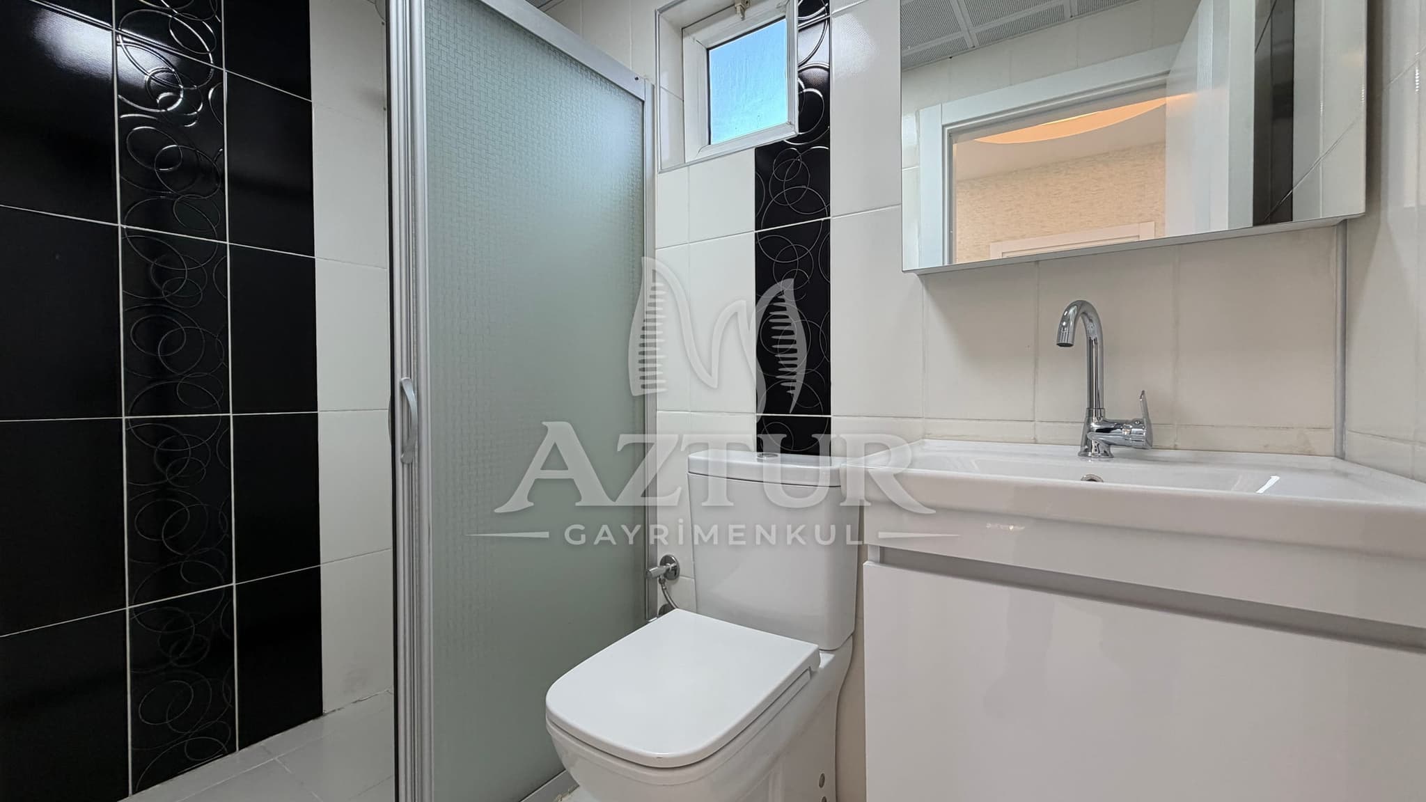 ÇAĞLAYAN'DA SİTE İÇERİSİNDE FULL TADİLATLI ARAKAT 3+1 SATILIK DAİRE