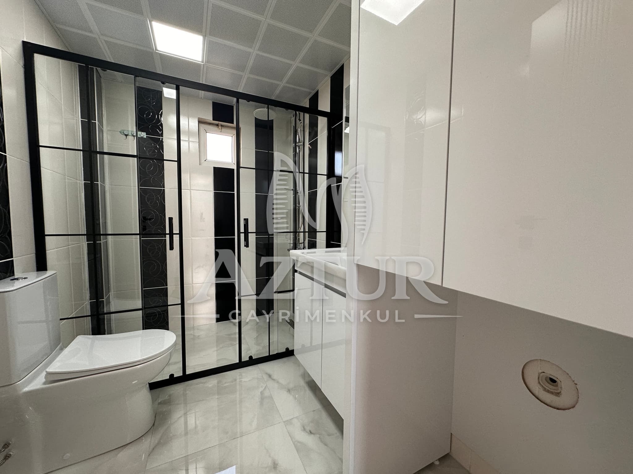 ÇAĞLAYAN'DA SİTE İÇERİSİNDE FULL TADİLATLI ARAKAT 3+1 SATILIK DAİRE