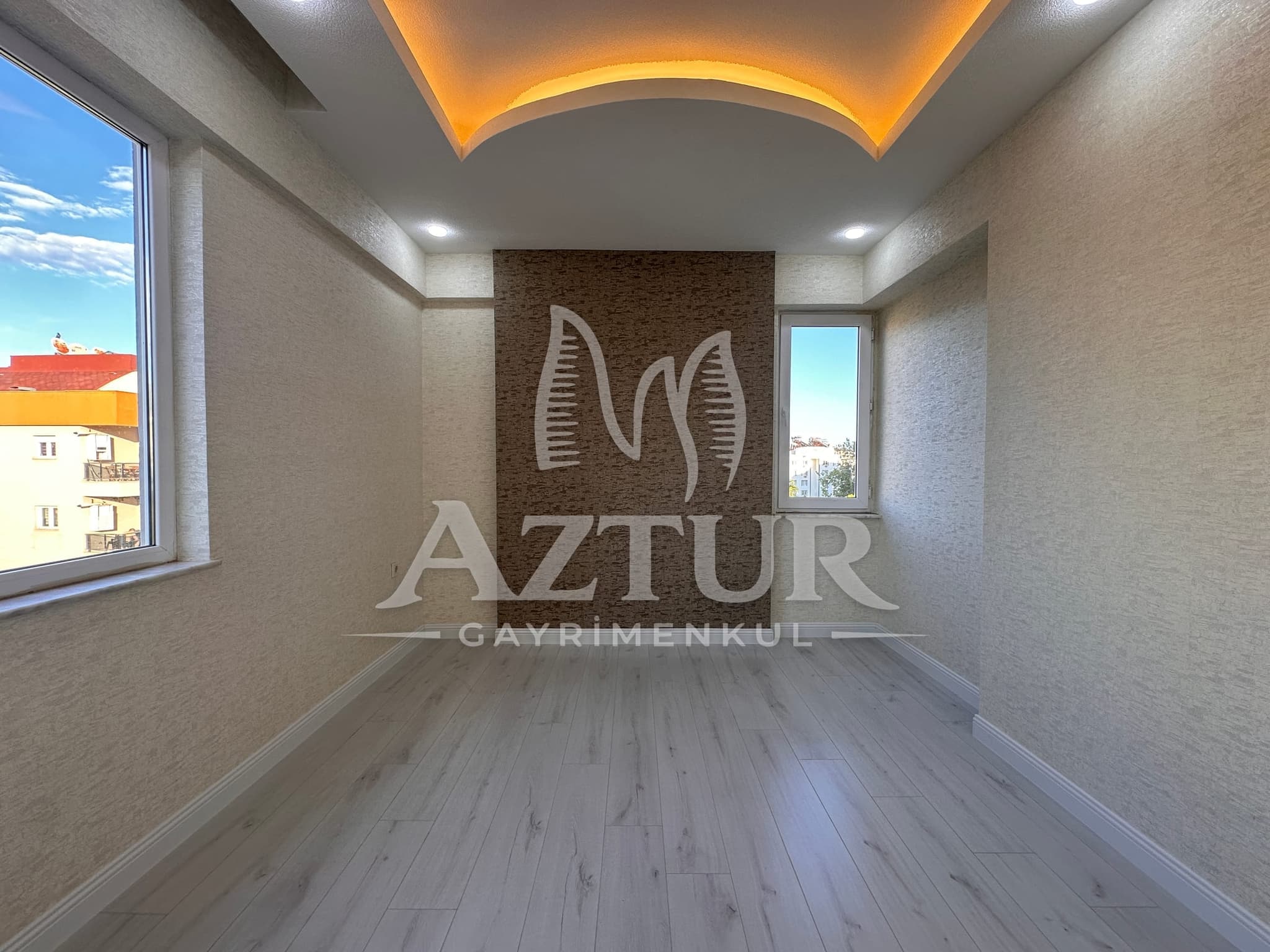 ÇAĞLAYAN'DA SİTE İÇERİSİNDE FULL TADİLATLI ARAKAT 3+1 SATILIK DAİRE