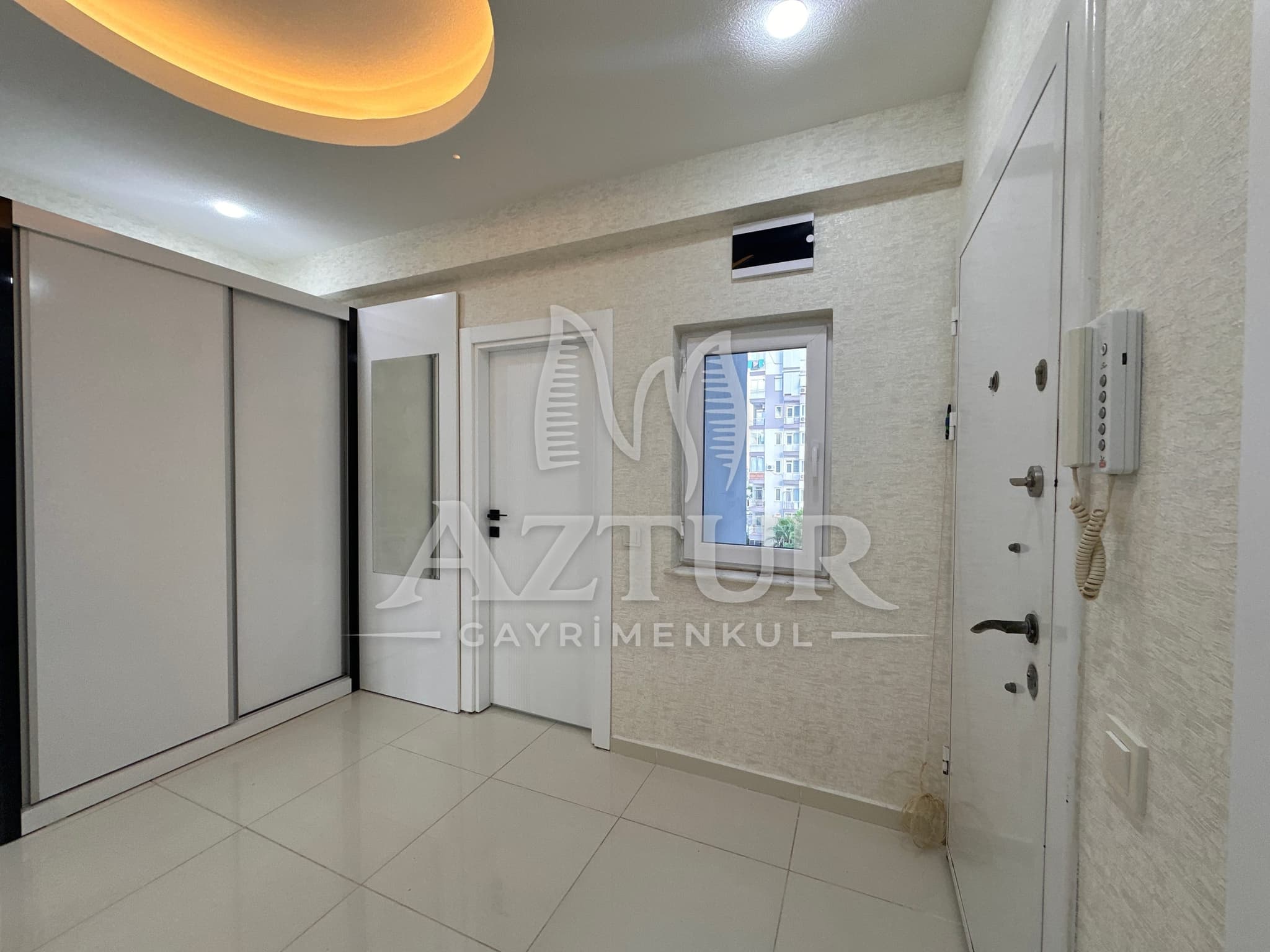 ÇAĞLAYAN'DA SİTE İÇERİSİNDE FULL TADİLATLI ARAKAT 3+1 SATILIK DAİRE