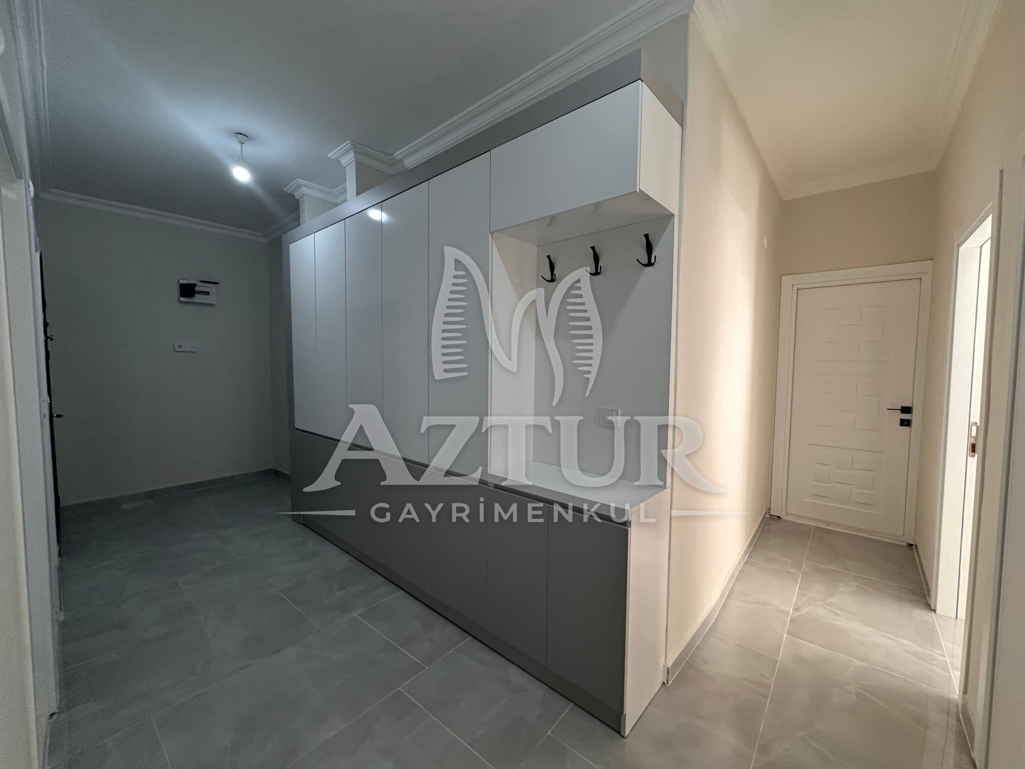 MEMUREVLERİ'NDE TRT CADDESİ ÜZERİNDE TADİLATLI 3+1 SATILIK DAİRE