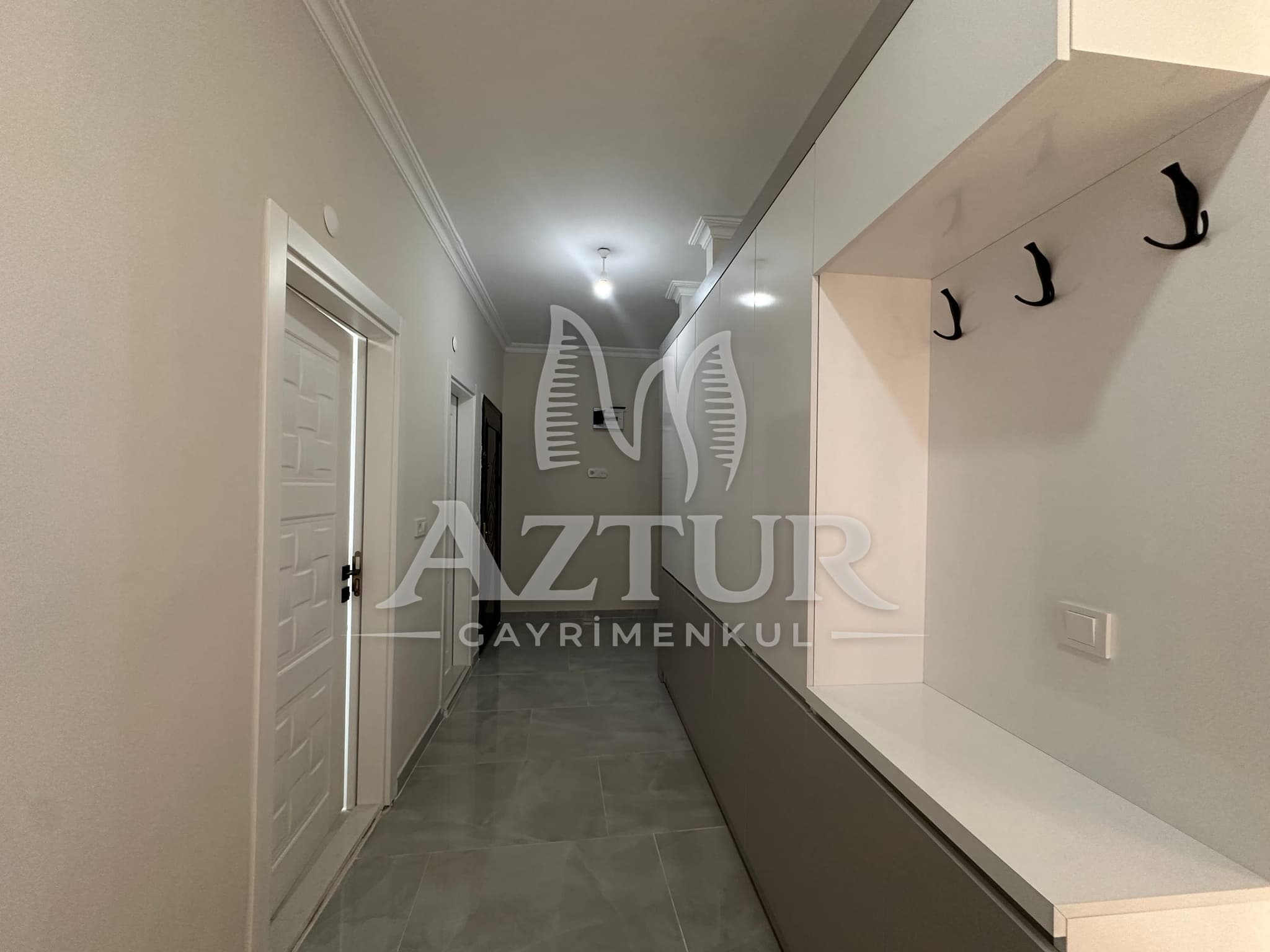 MEMUREVLERİ'NDE TRT CADDESİ ÜZERİNDE TADİLATLI 3+1 SATILIK DAİRE