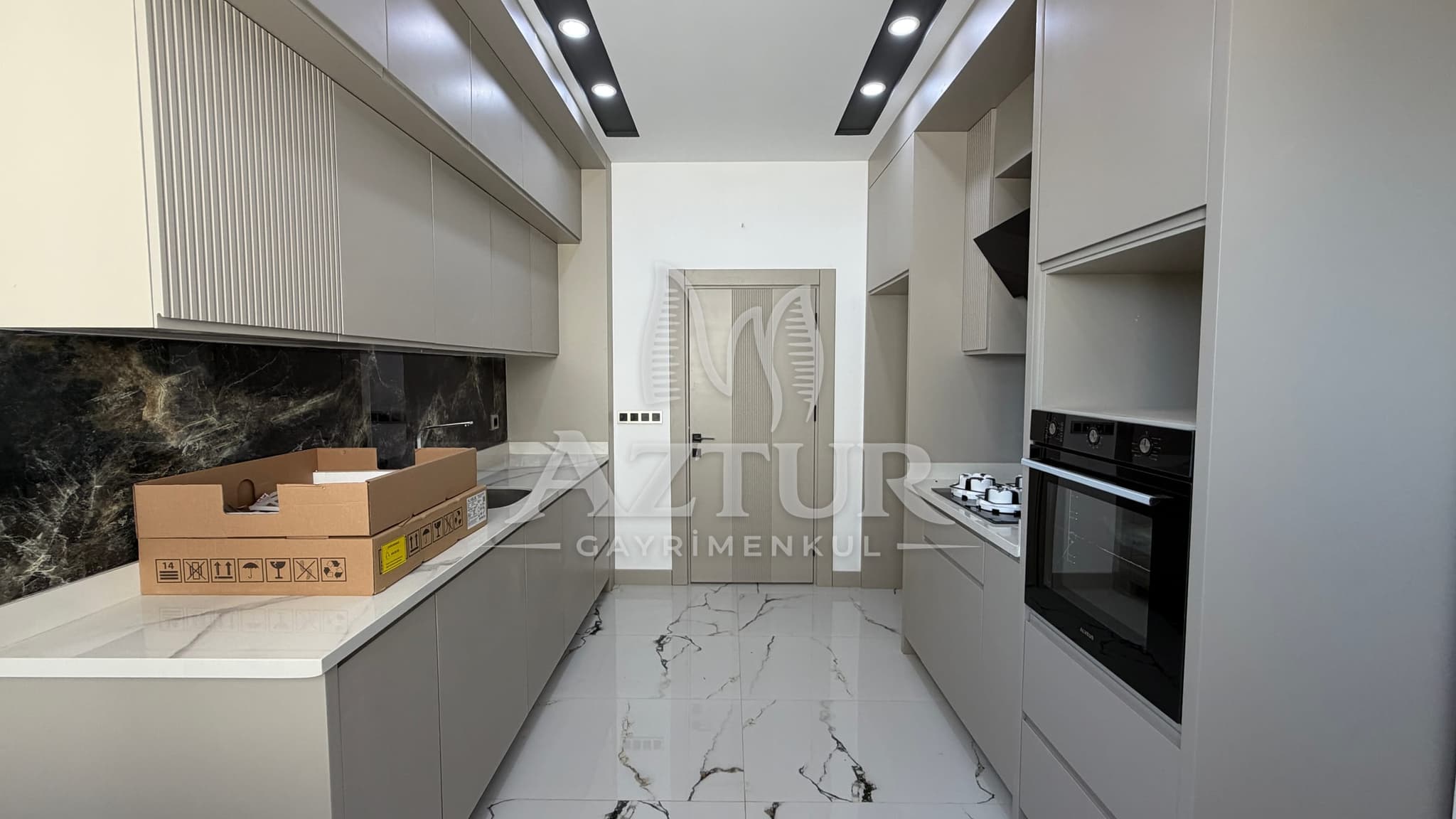ÇANKAYA'DA HAVUZLU SİTE İÇERİSİNDE ULTRA LÜKS 3+1 SATILIK DAİRE