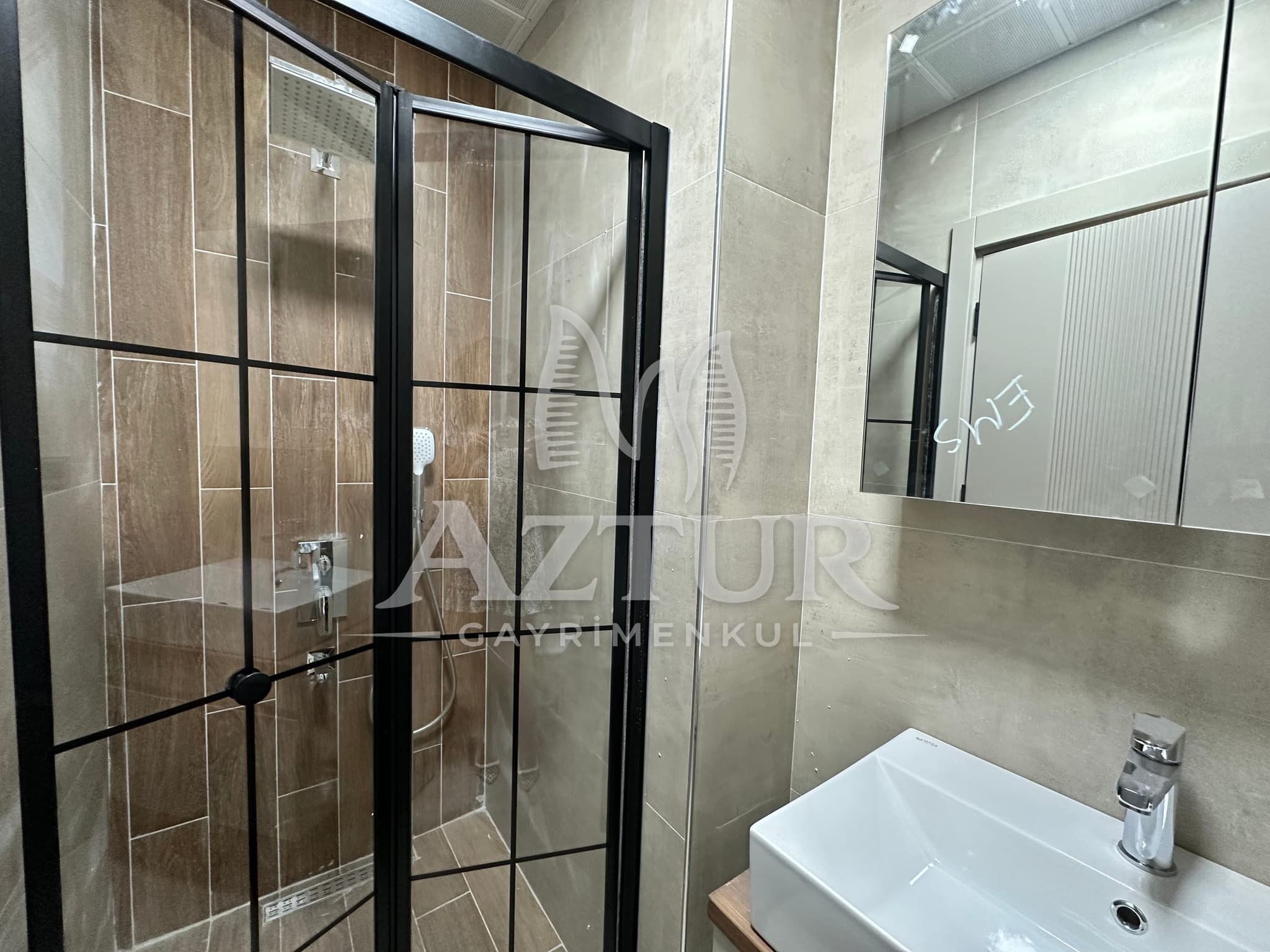 ÇANKAYA'DA HAVUZLU SİTE İÇERİSİNDE ULTRA LÜKS 3+1 SATILIK DAİRE