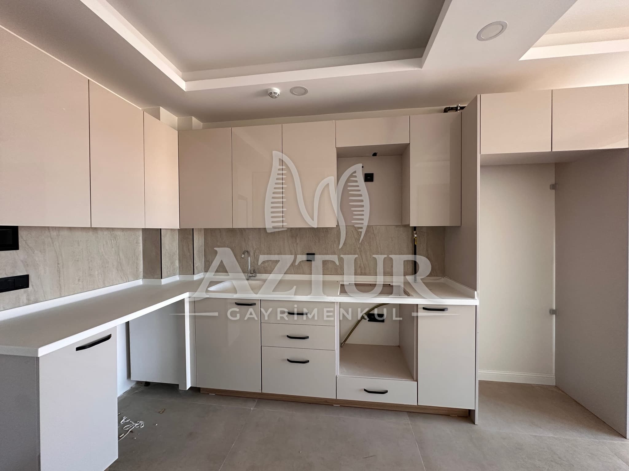 KEPEZ DEVLET HASTANESİ KARŞISI LÜKS SİTE İÇERİSİNDE 1+1 SATILIK DAİRE