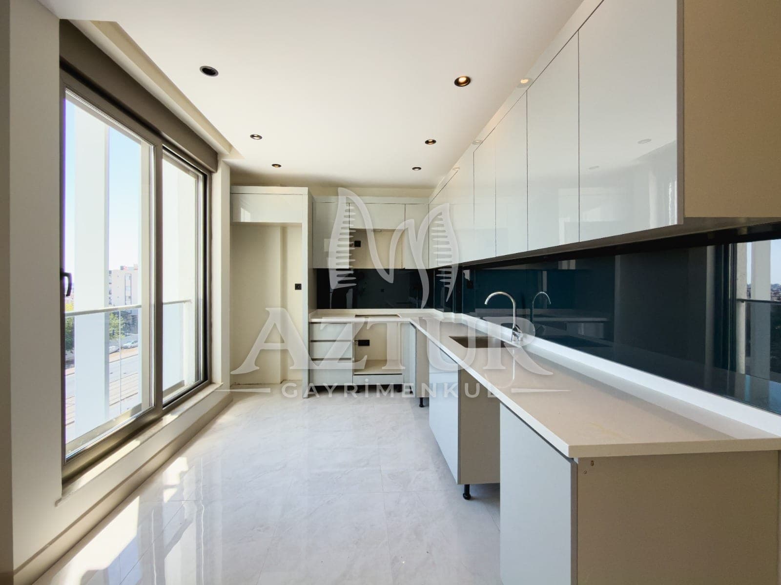 FEVZİ ÇAKMAK'TA TRAMVAY CADDE ÜZERİ LÜKS YAPIM 2+1 SATILIK DAİRE